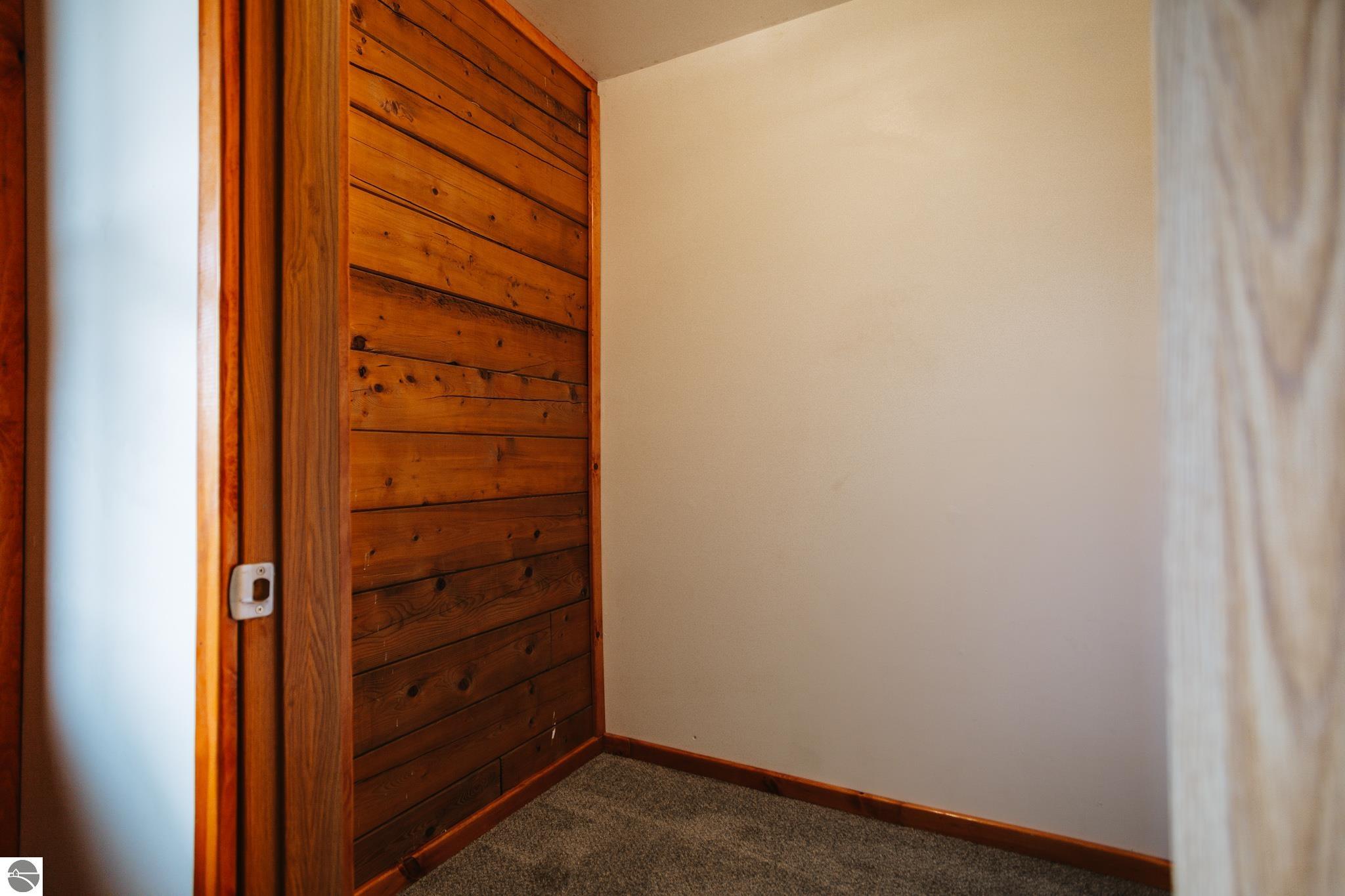 690 NE Sunrise Trail