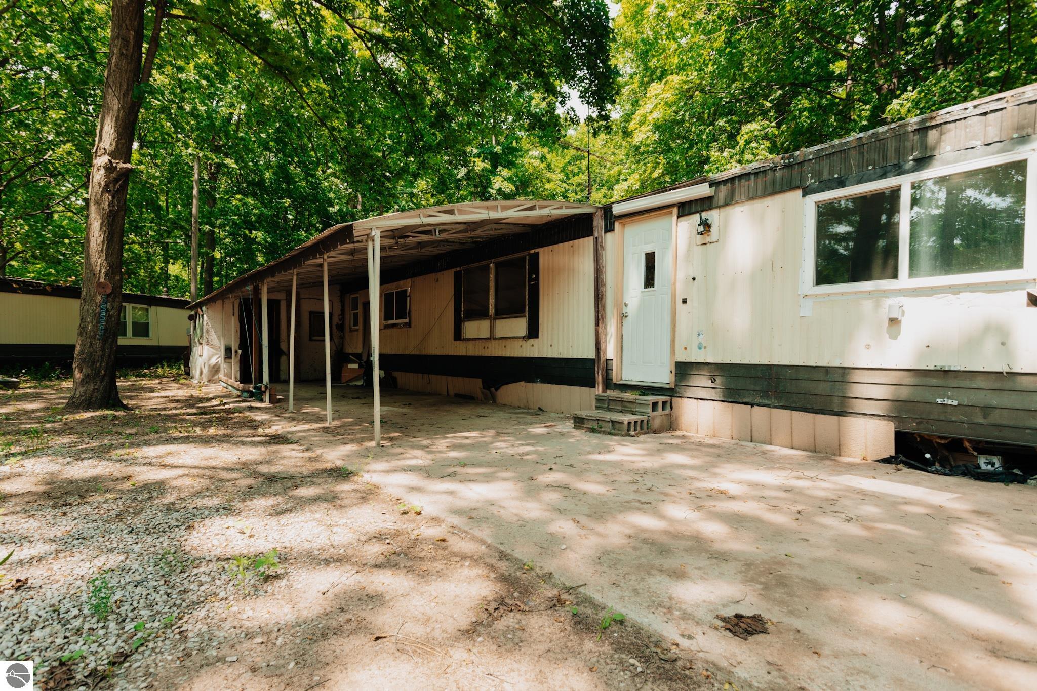 4726 Luanne Lane