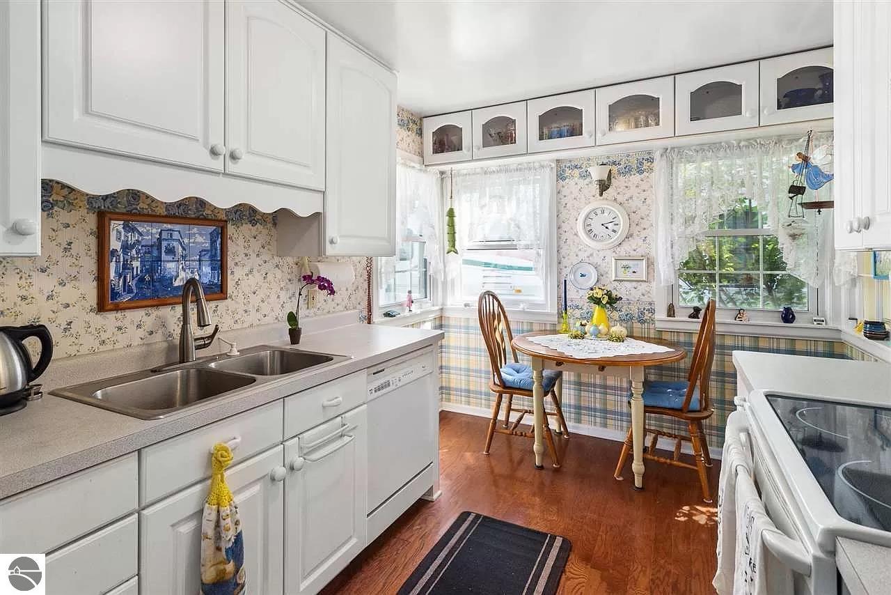 16314 Morningside