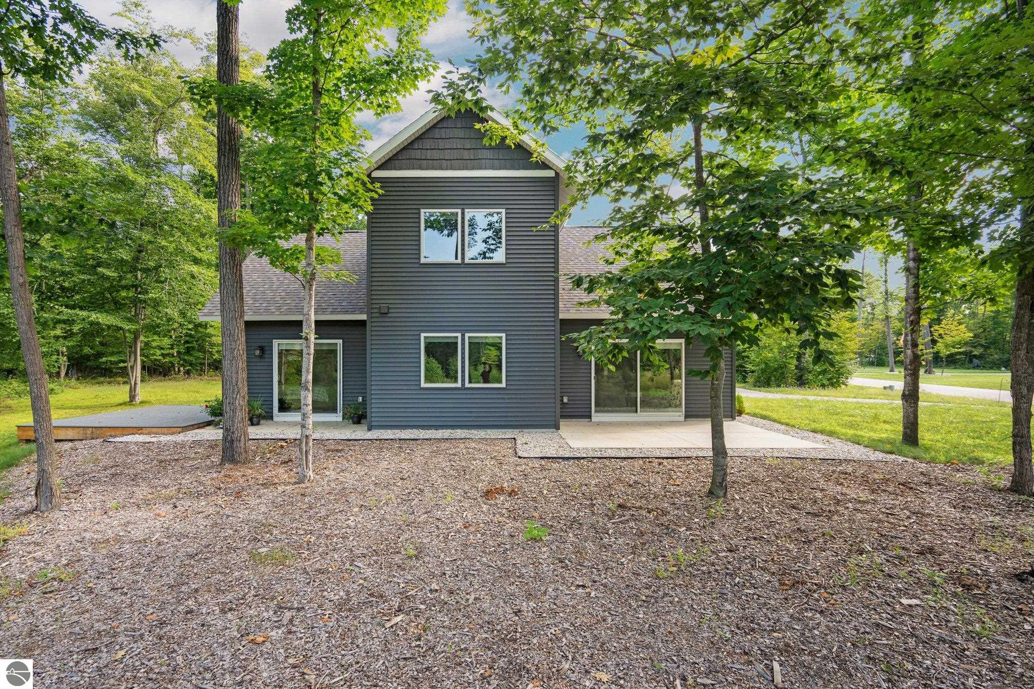 2145 Arbutus Pointe Drive