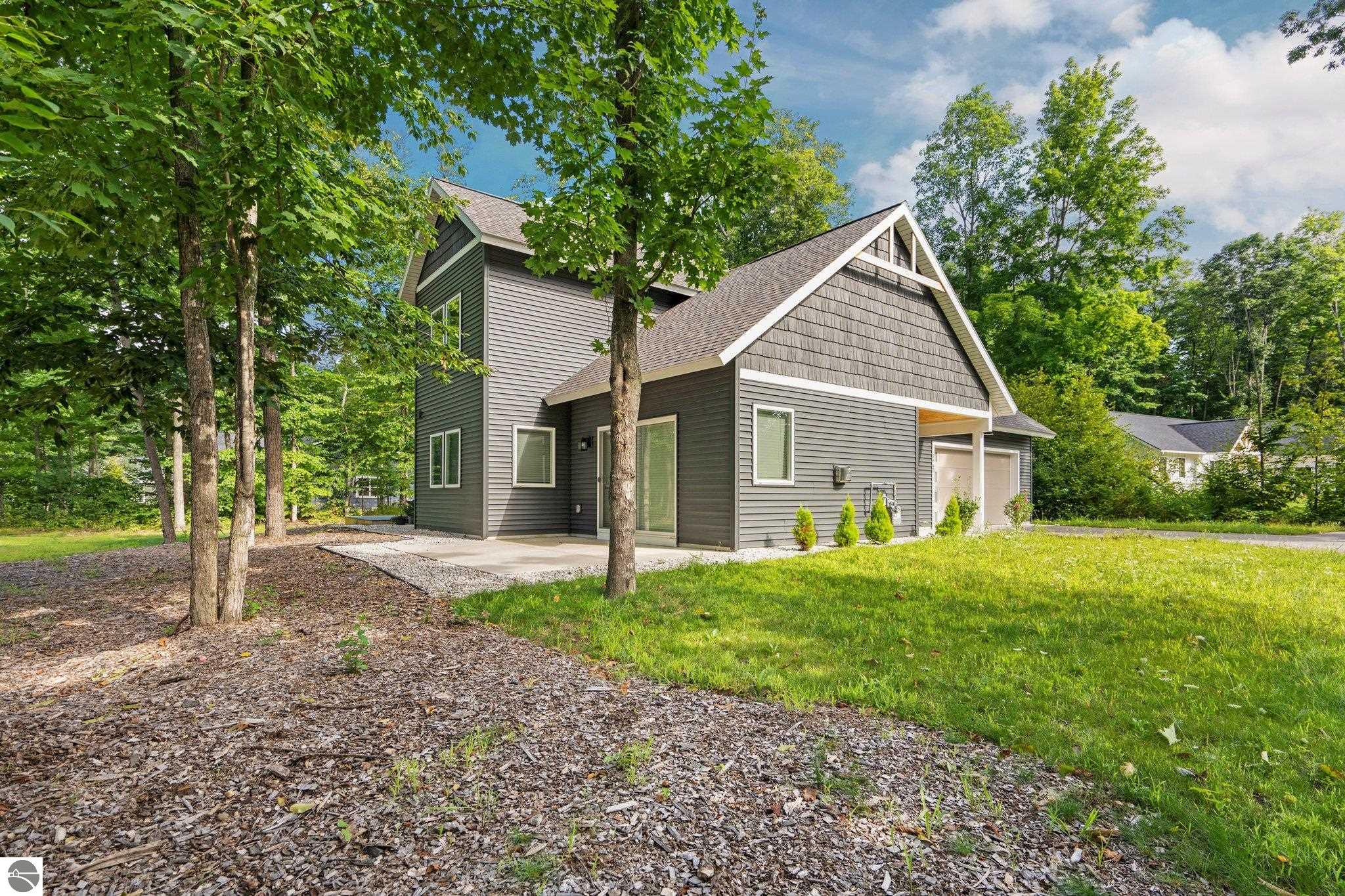 2145 Arbutus Pointe Drive