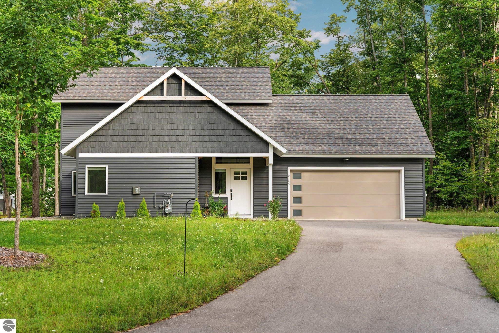2145 Arbutus Pointe Drive