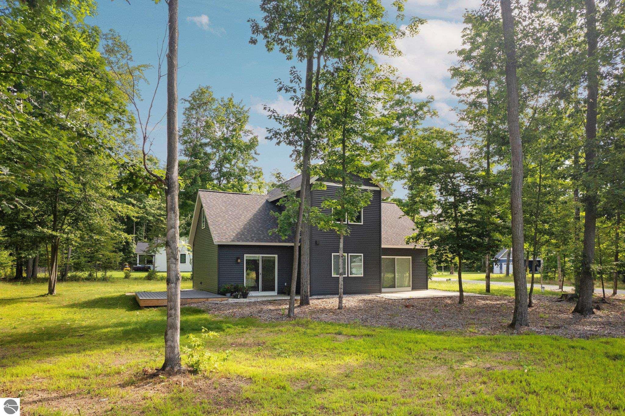2145 Arbutus Pointe Drive