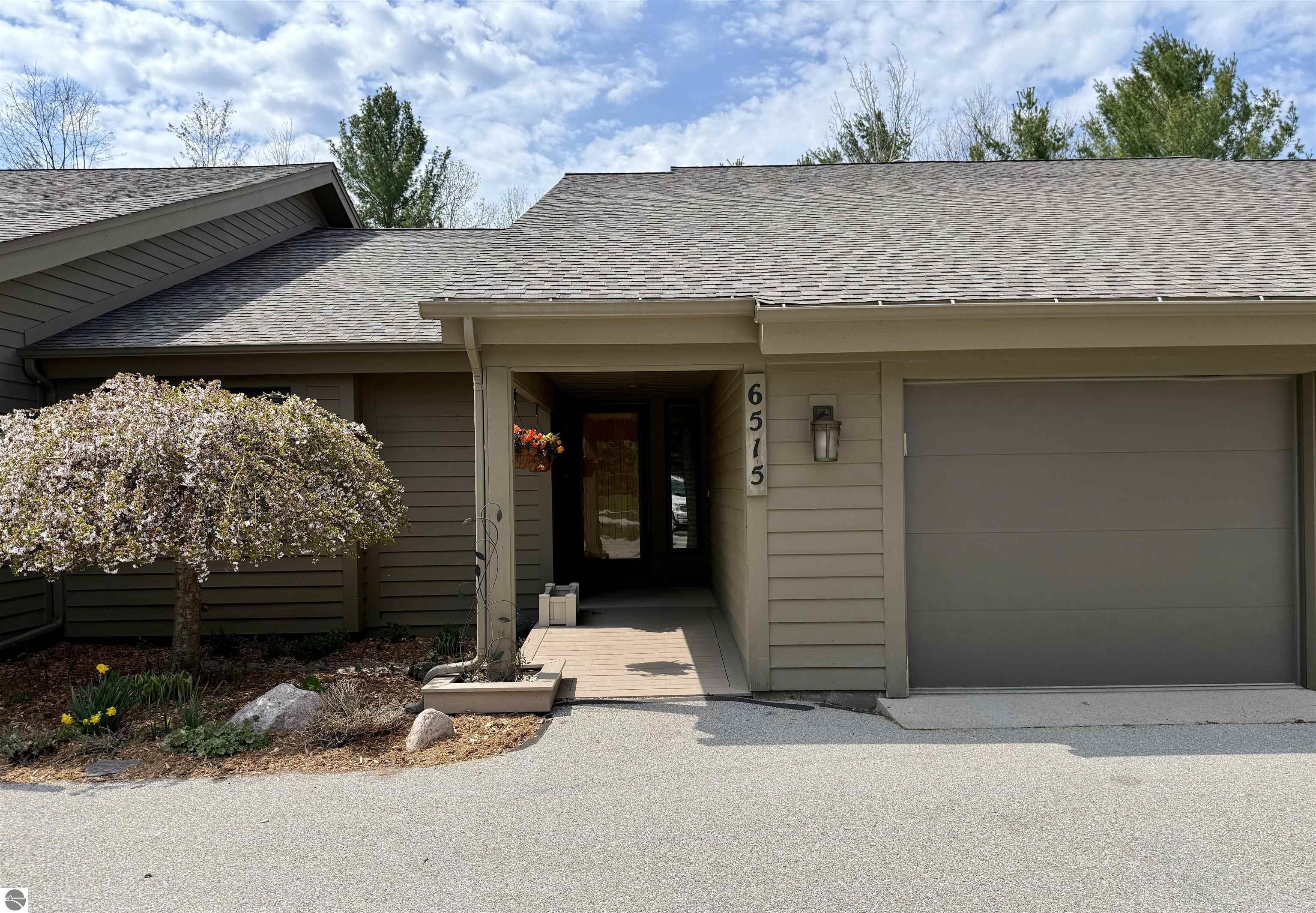 6515 Mission Ridge