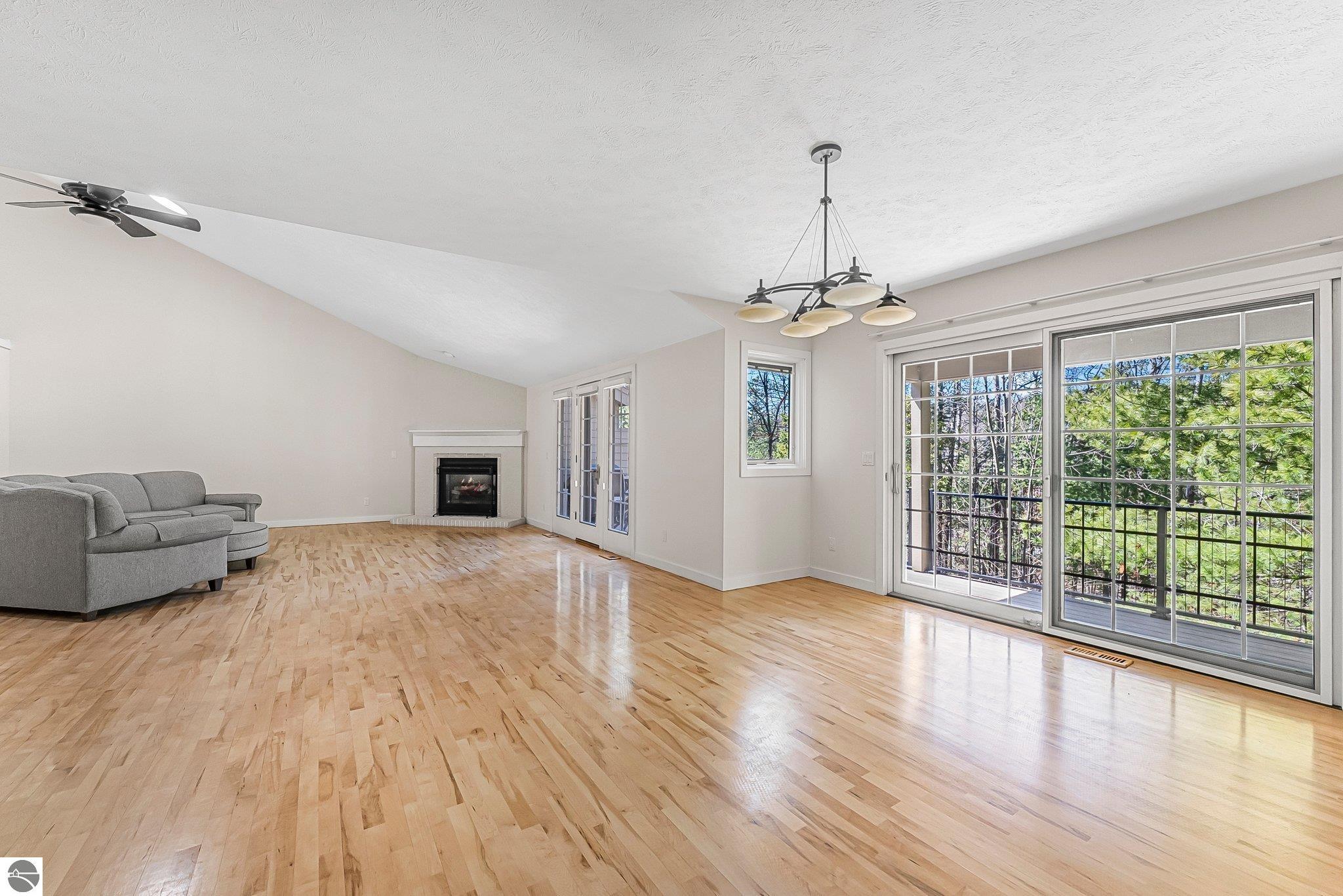 6515 Mission Ridge