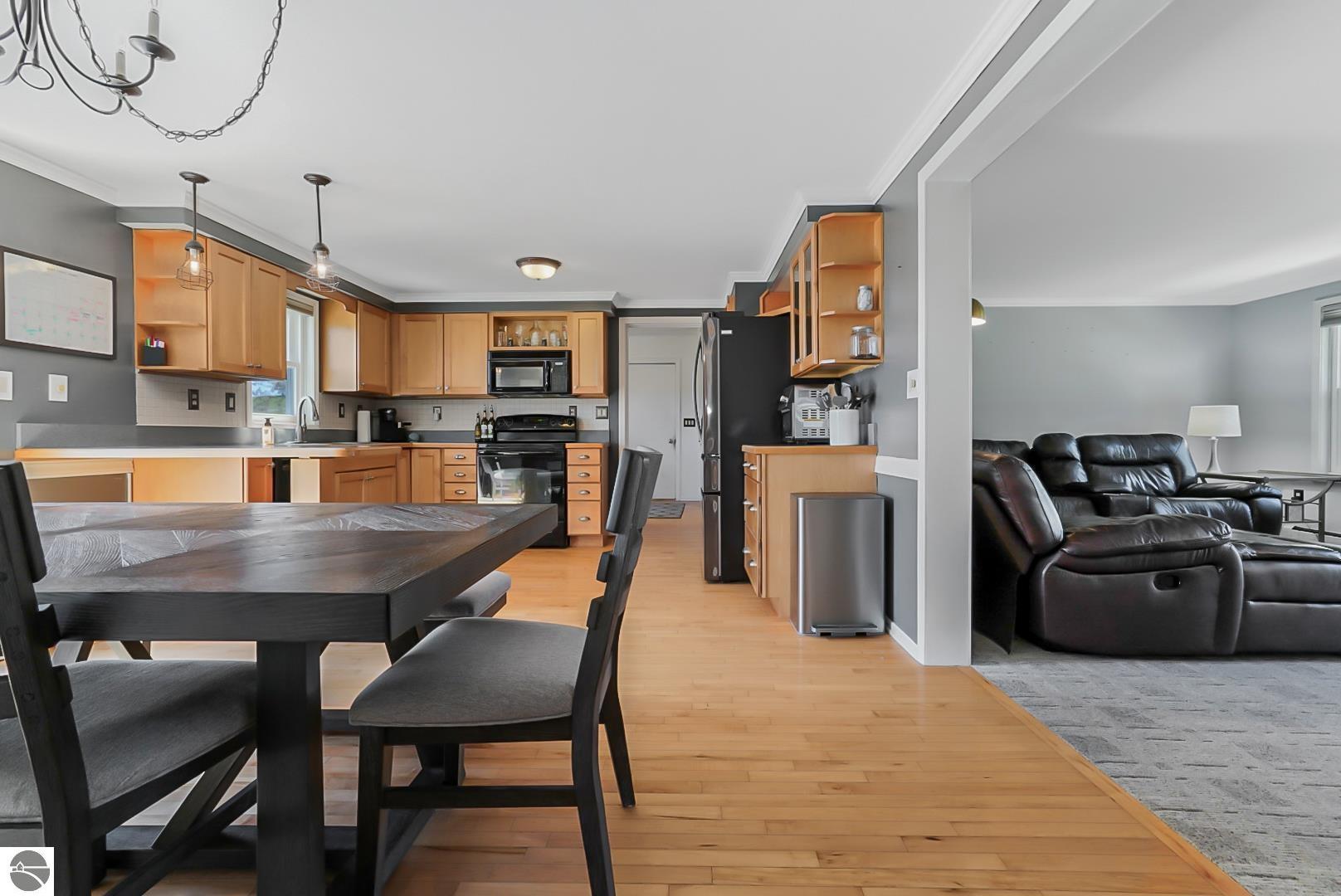 1376 Farmington Drive
