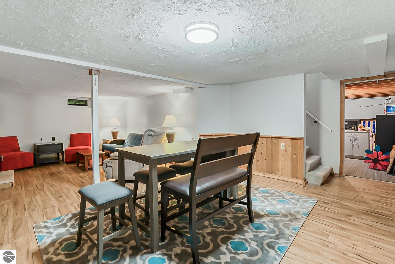 1376 Farmington Drive