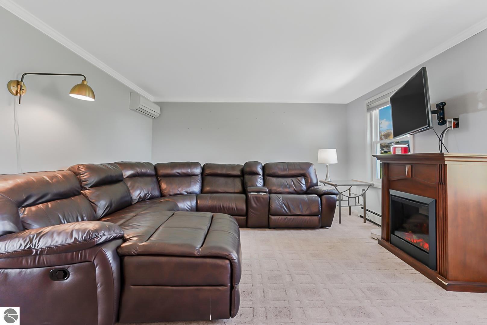 1376 Farmington Drive