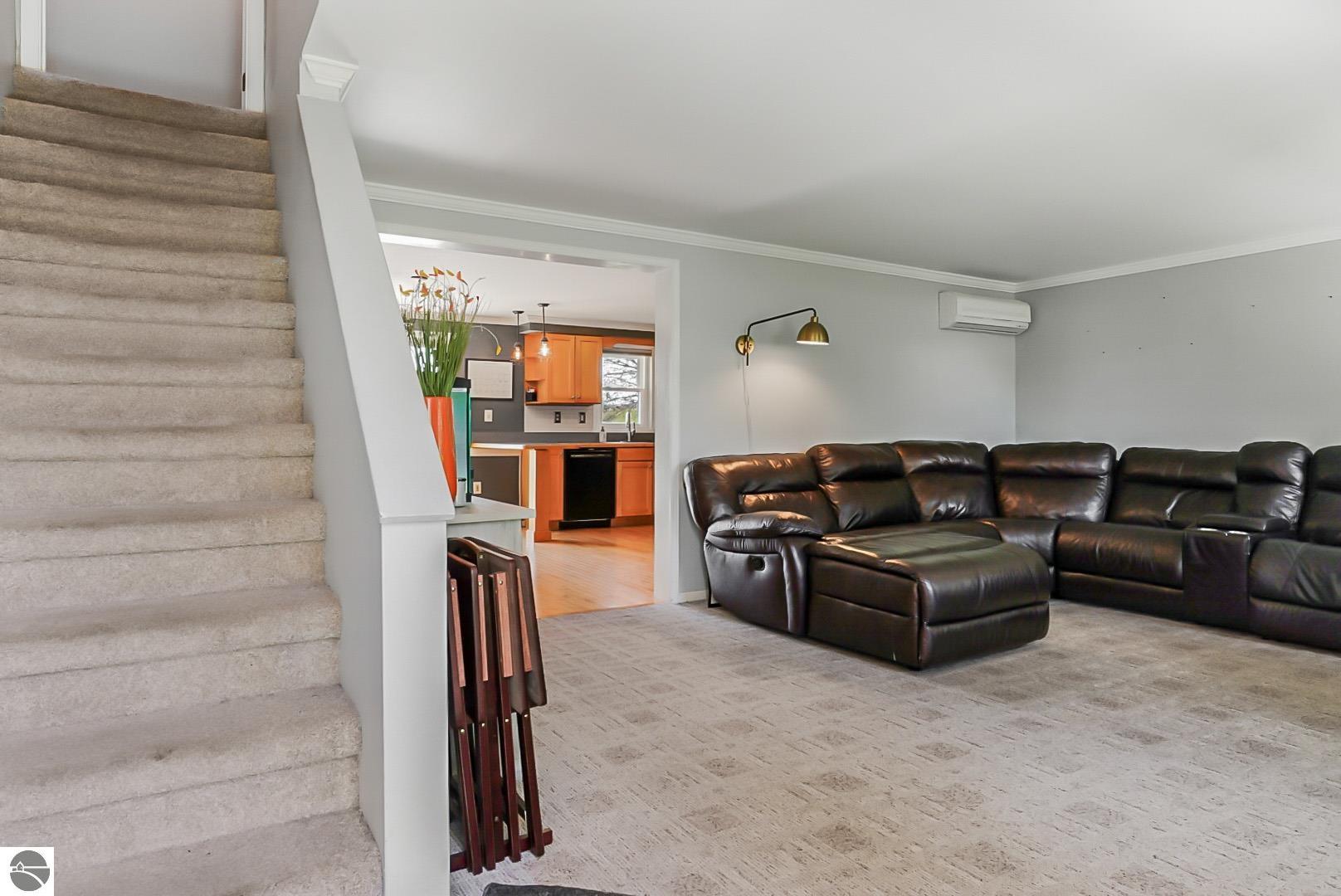1376 Farmington Drive