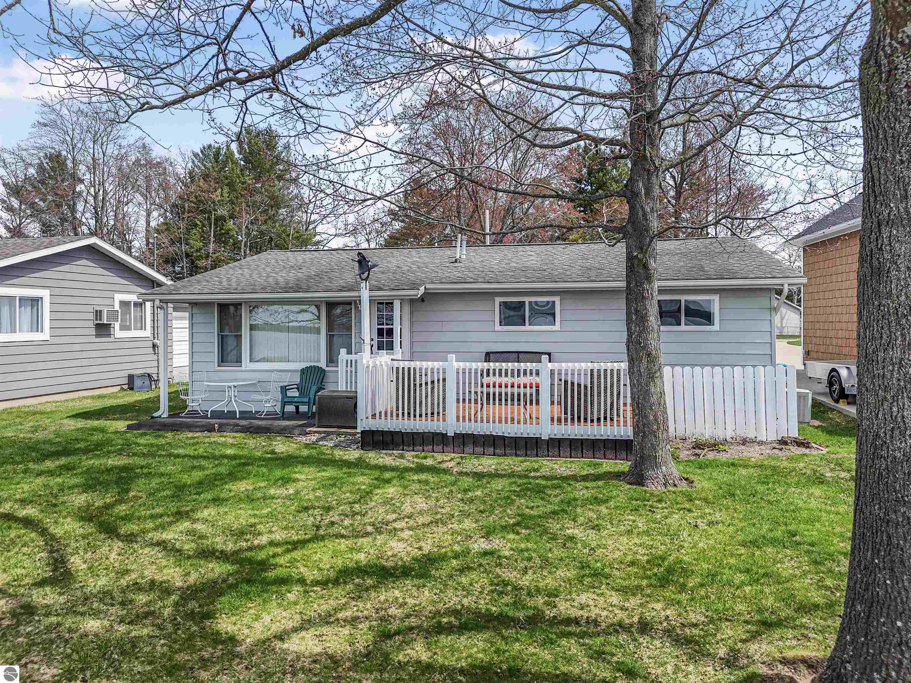 8805 Iroquois Trail
