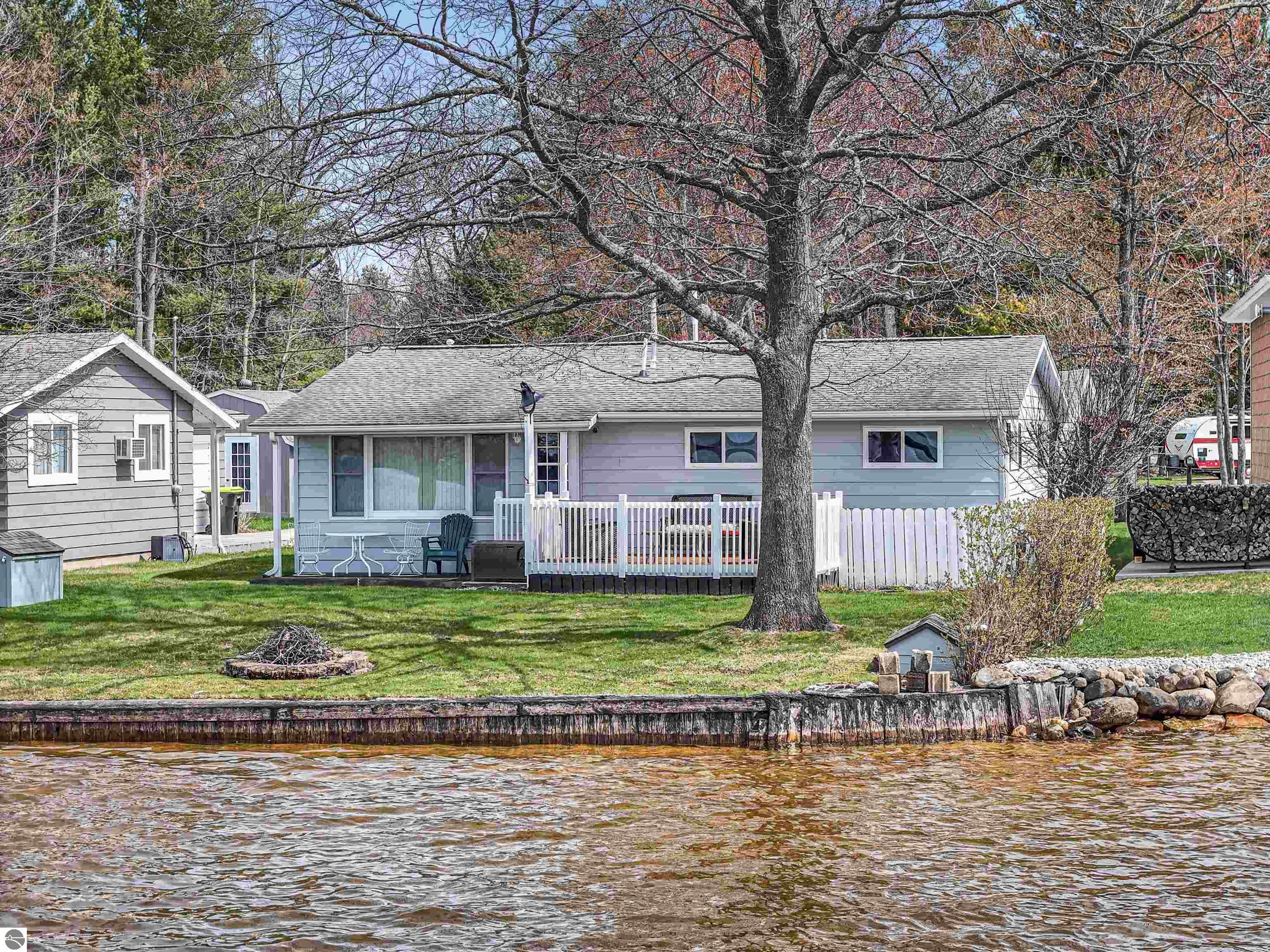 8805 Iroquois Trail