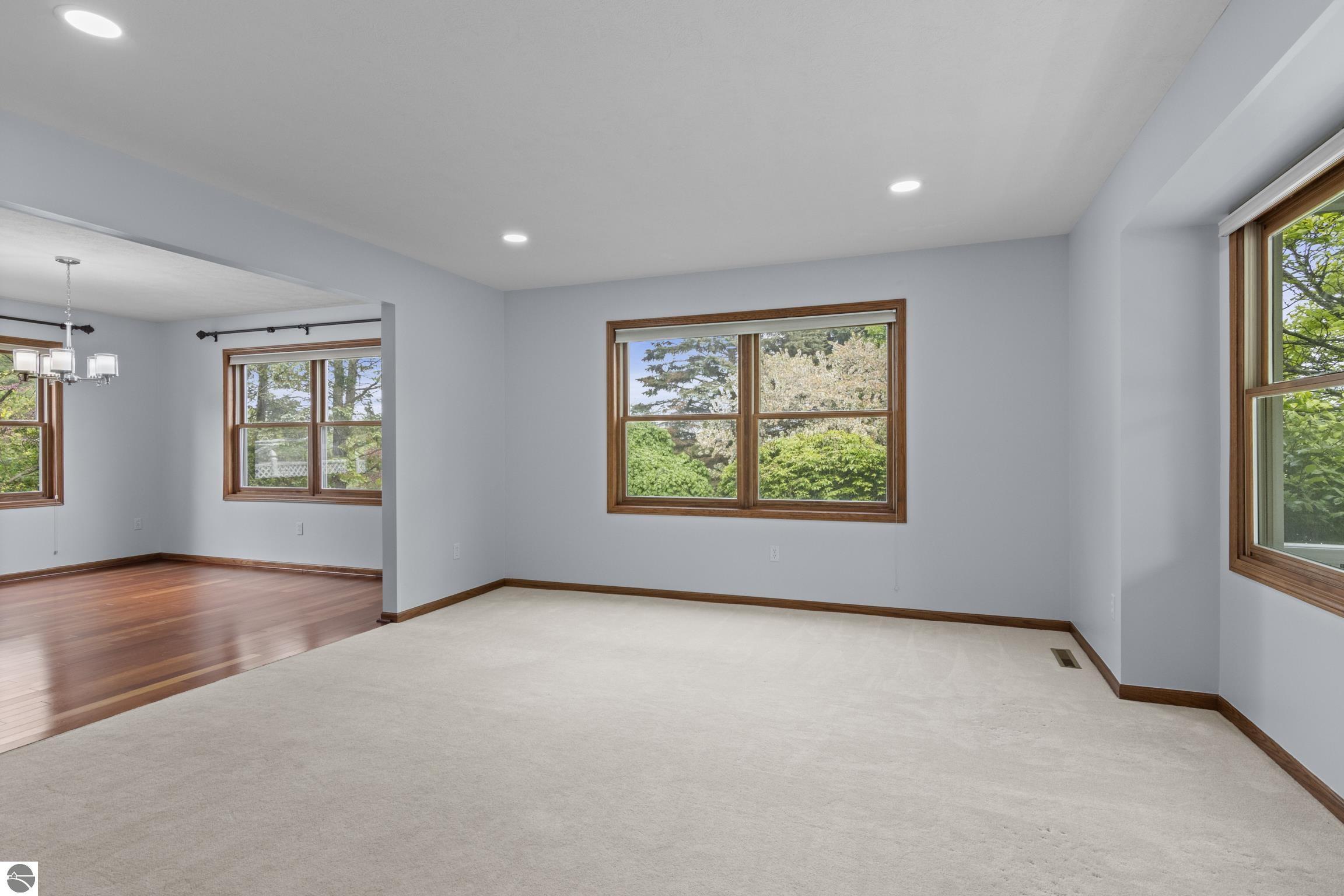 4925 Ridge Crest Drive