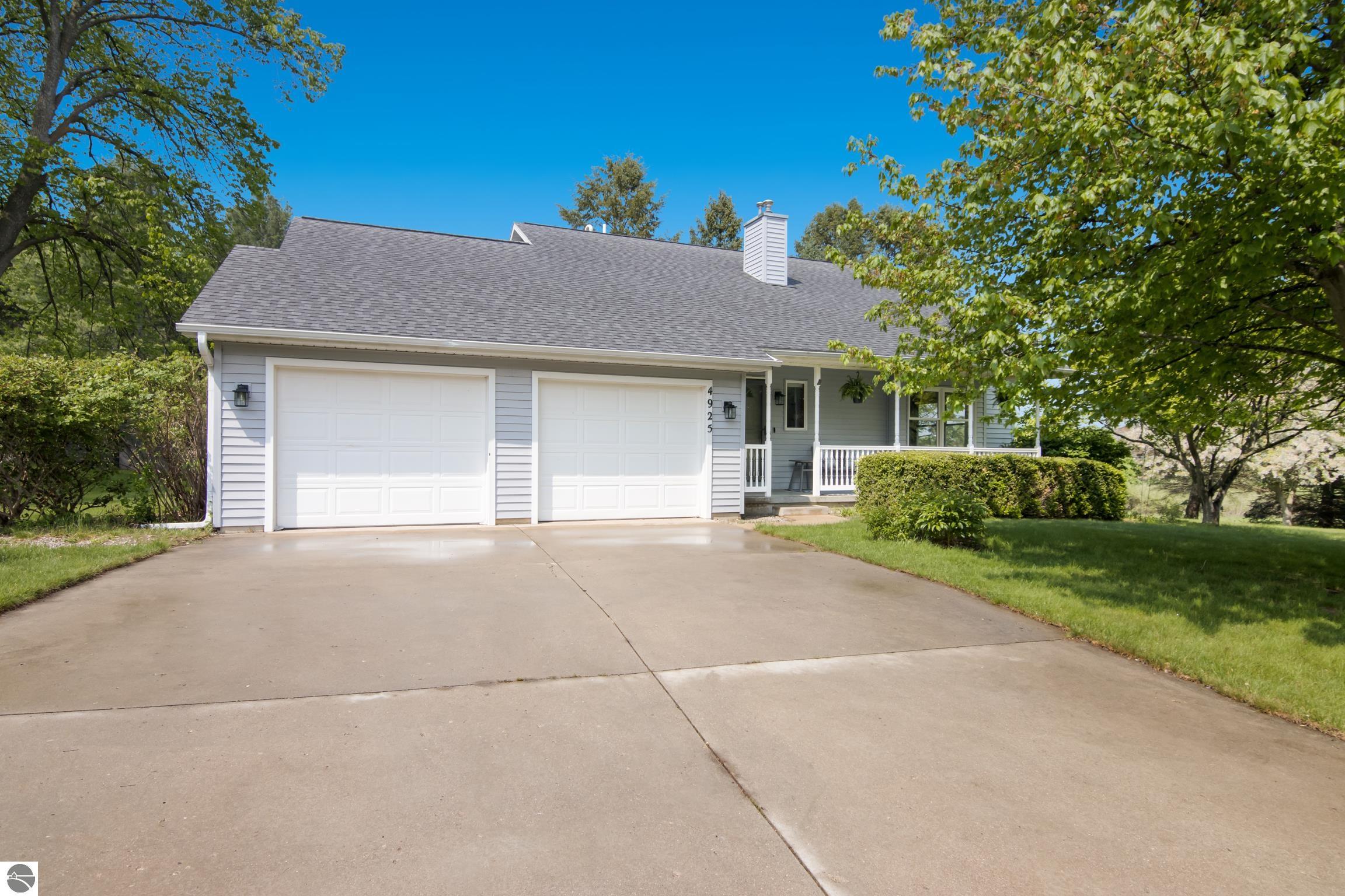 4925 Ridge Crest Drive