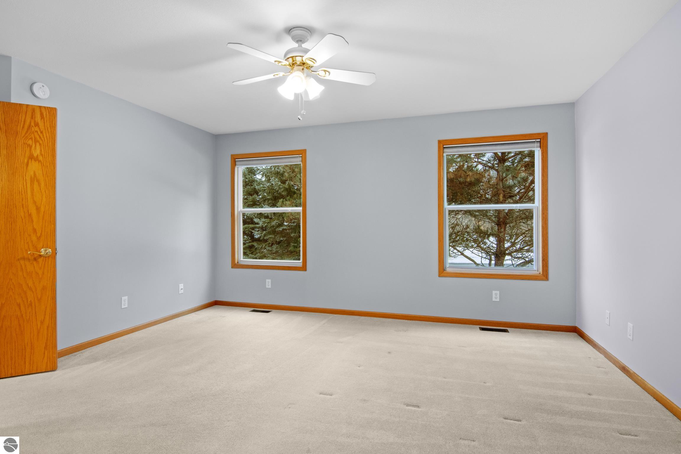 851 South Creek Court