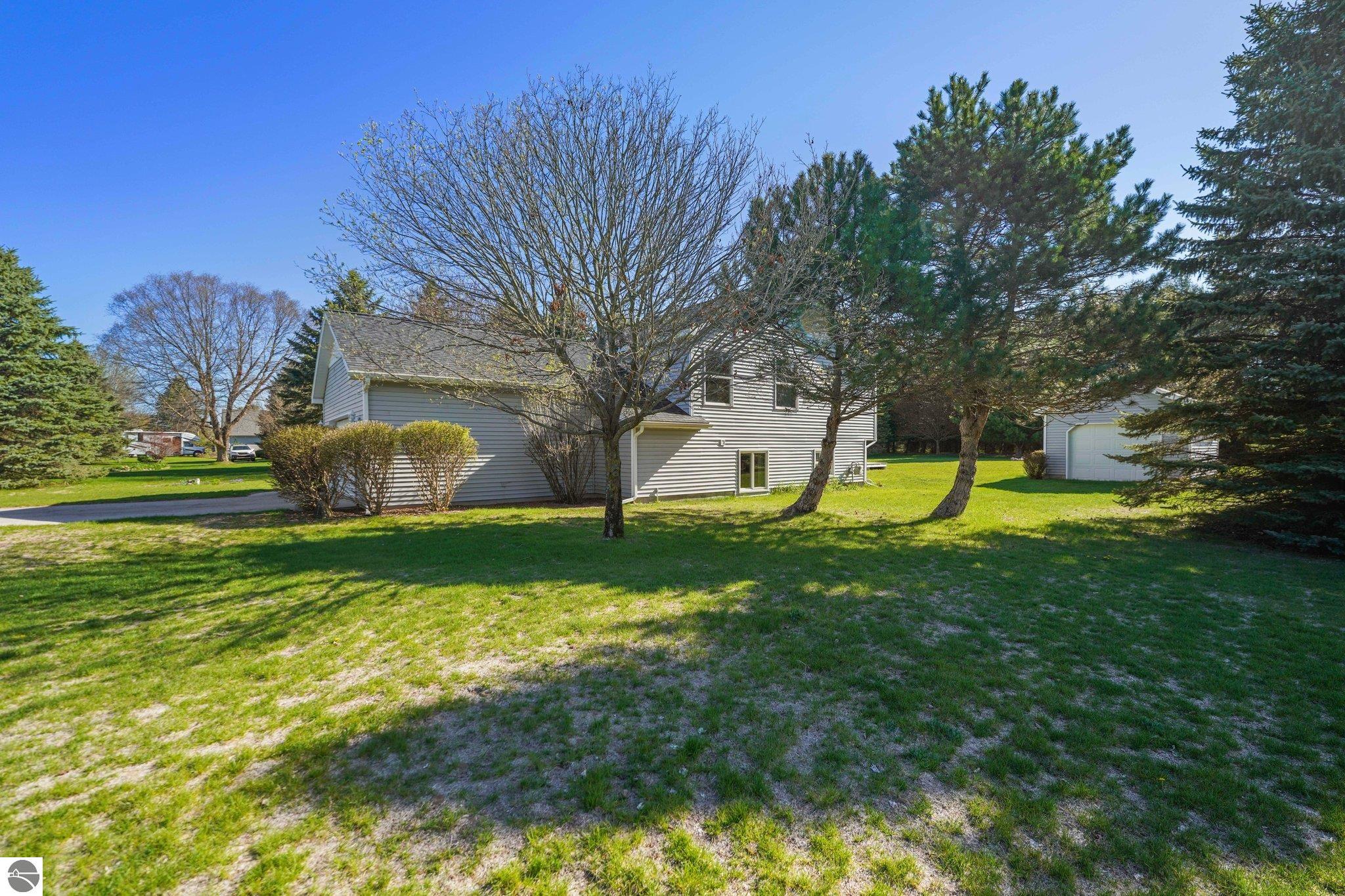 851 South Creek Court