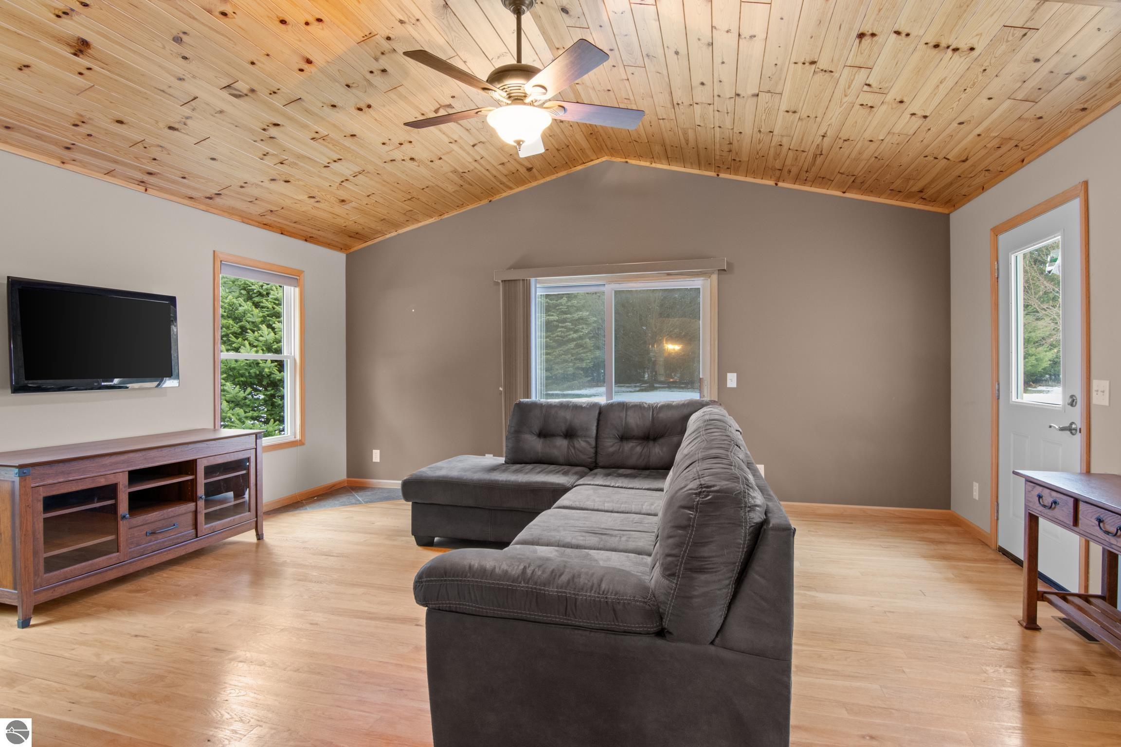851 South Creek Court