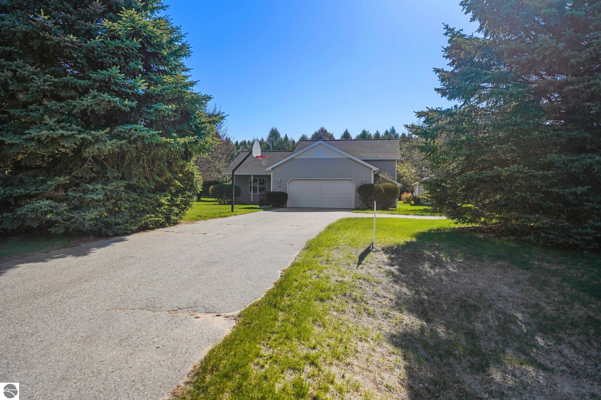 851 South Creek Court