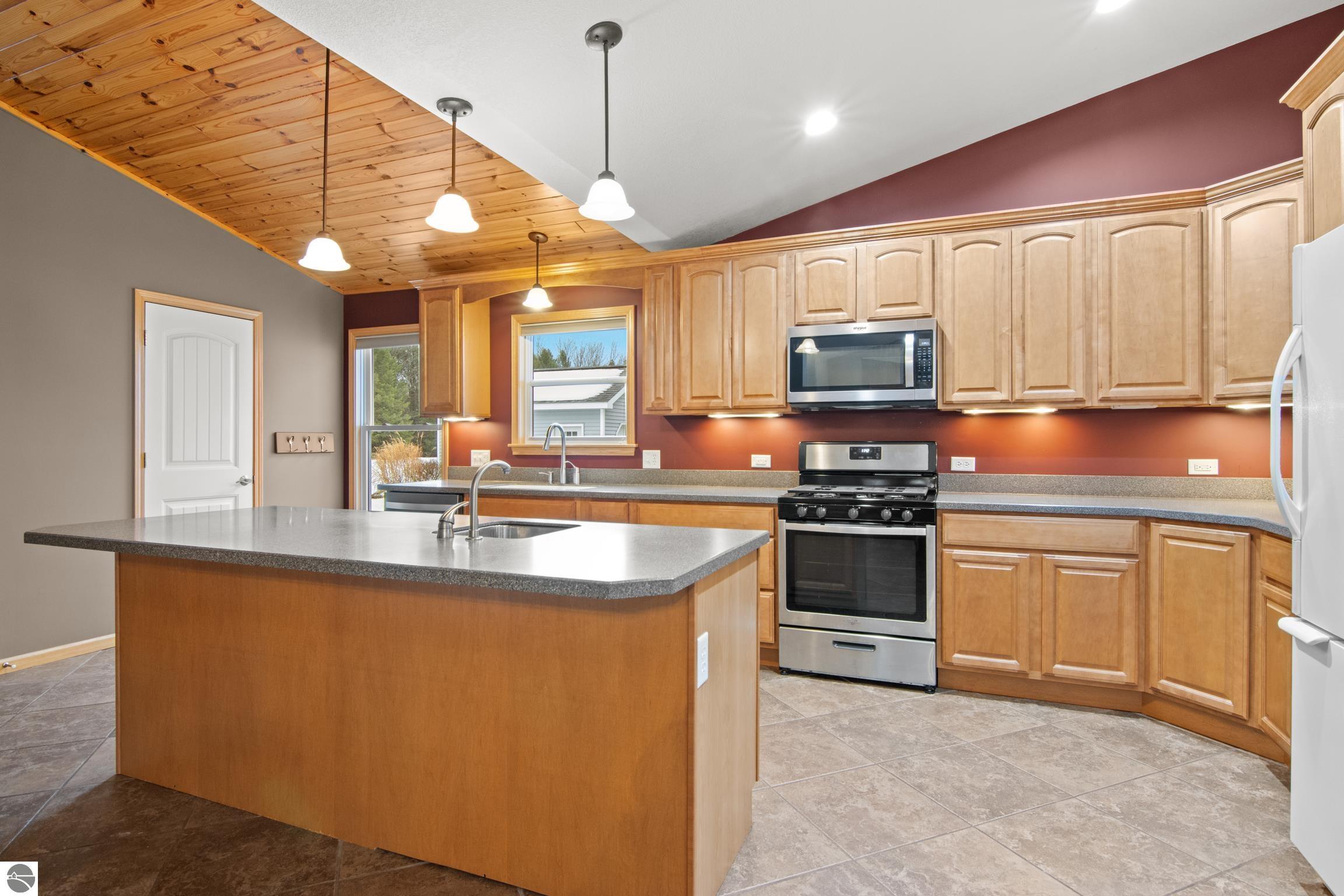 851 South Creek Court