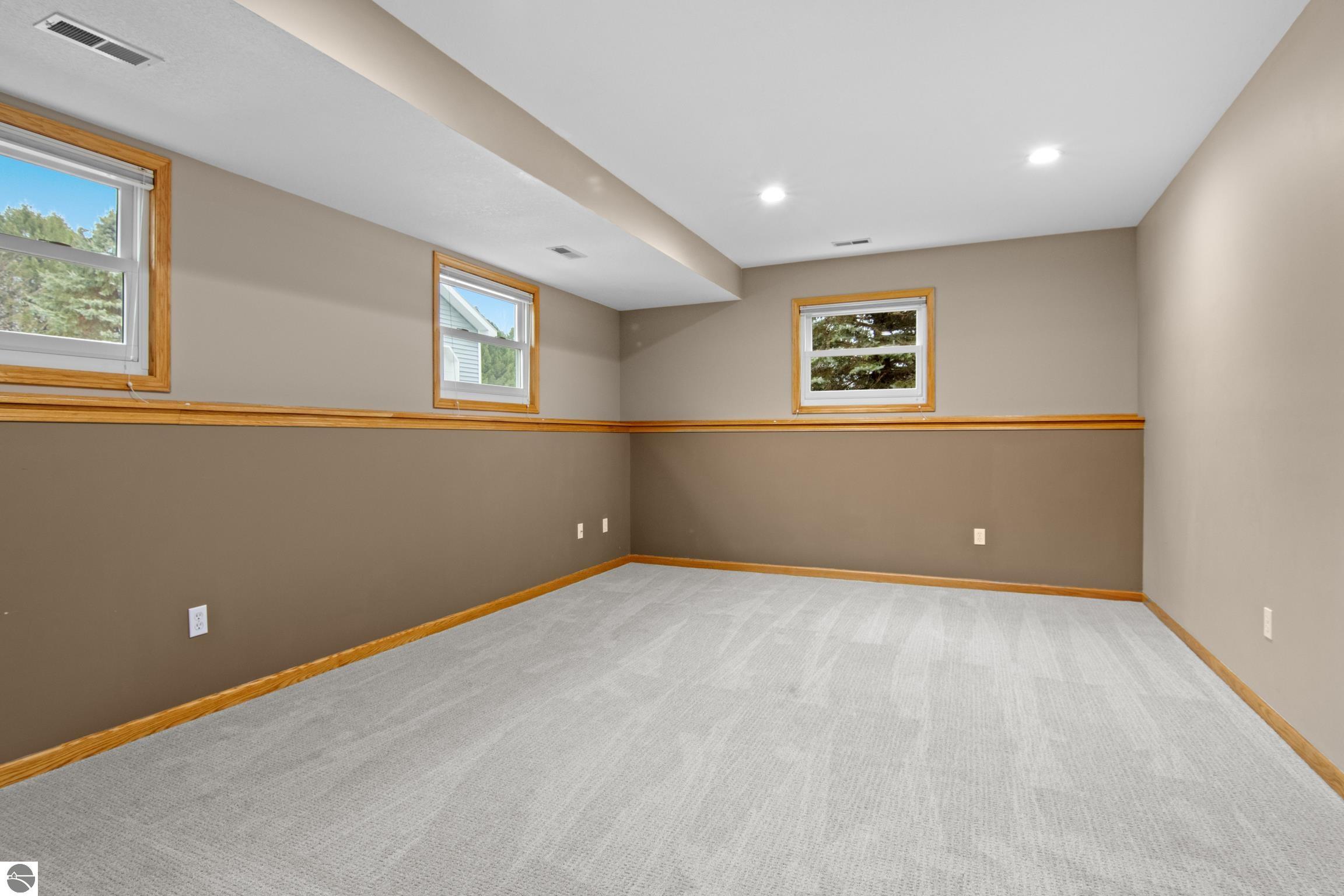 851 South Creek Court