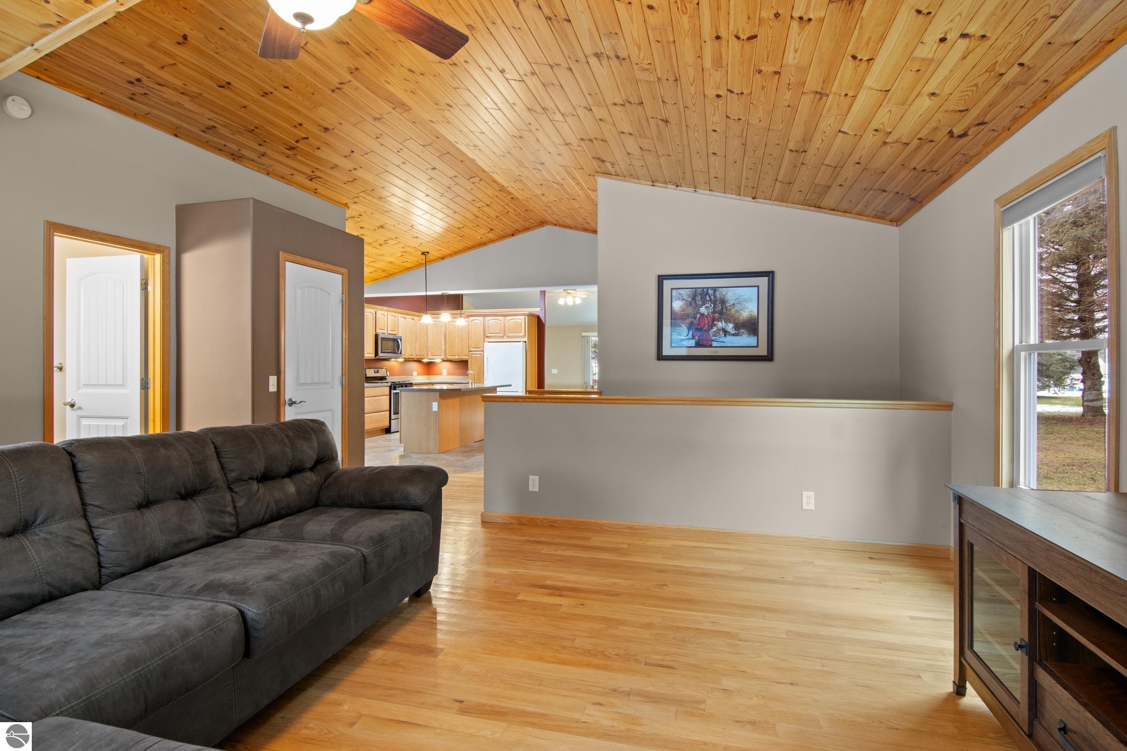 851 South Creek Court