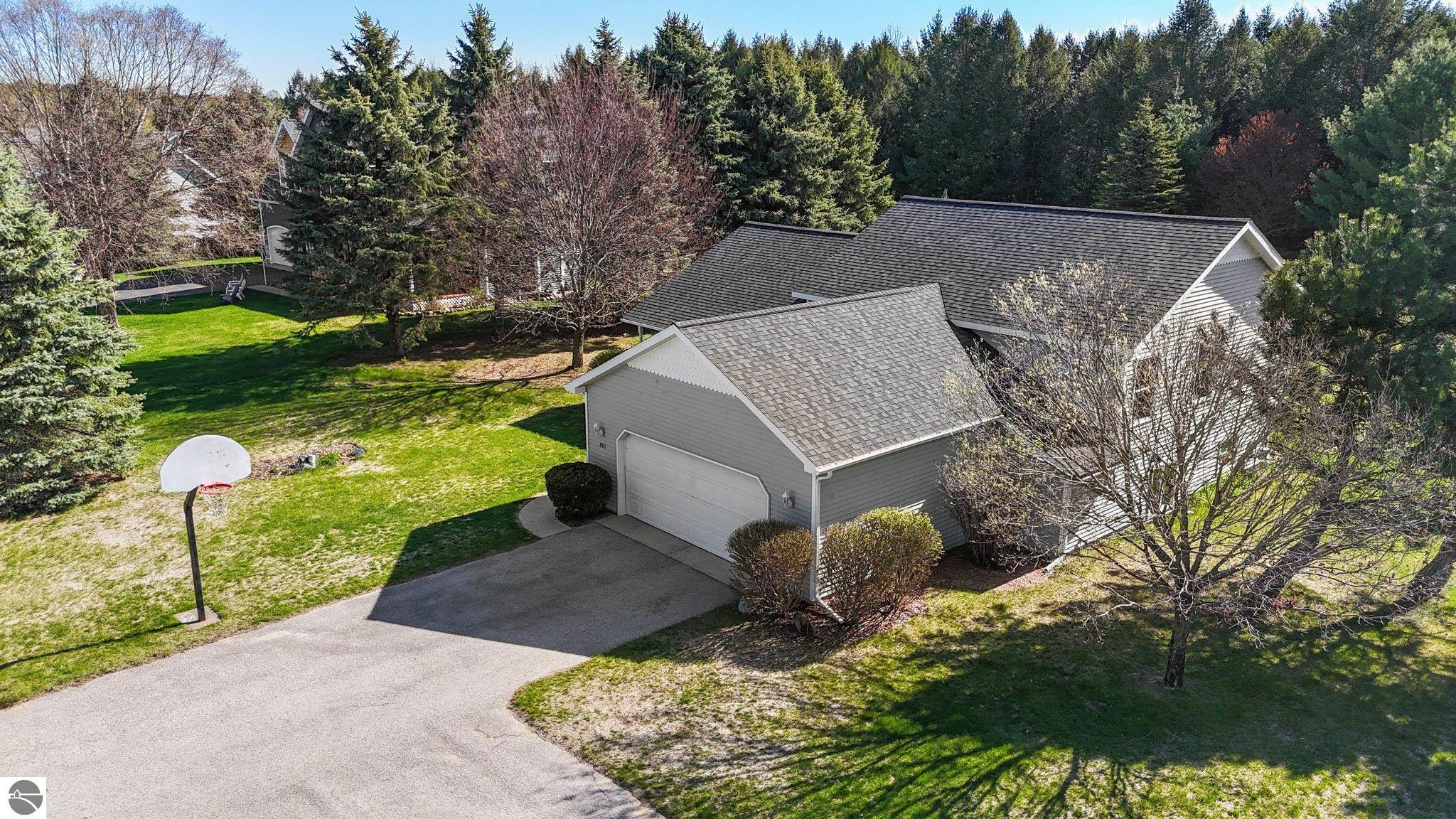 851 South Creek Court