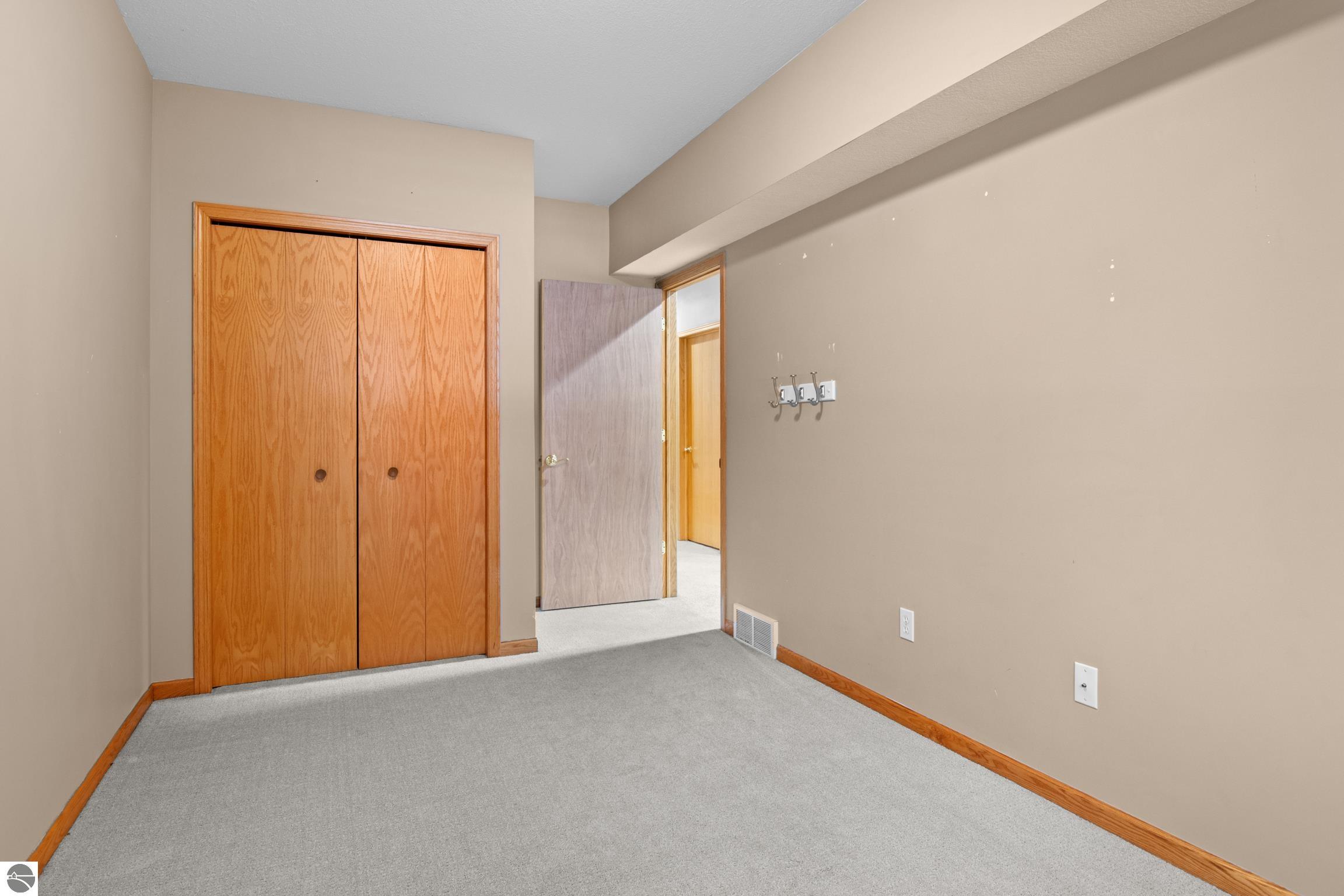 851 South Creek Court