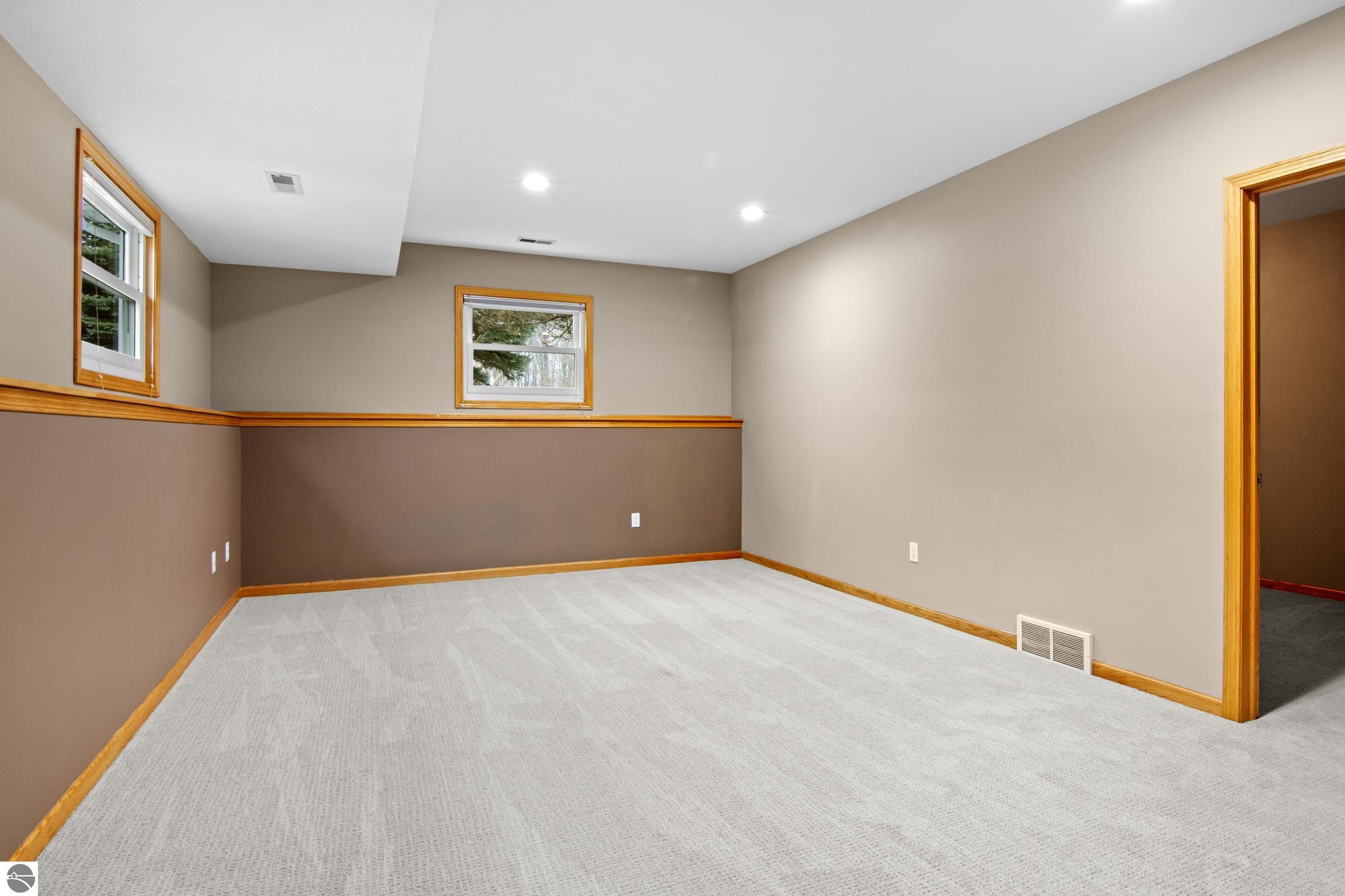 851 South Creek Court