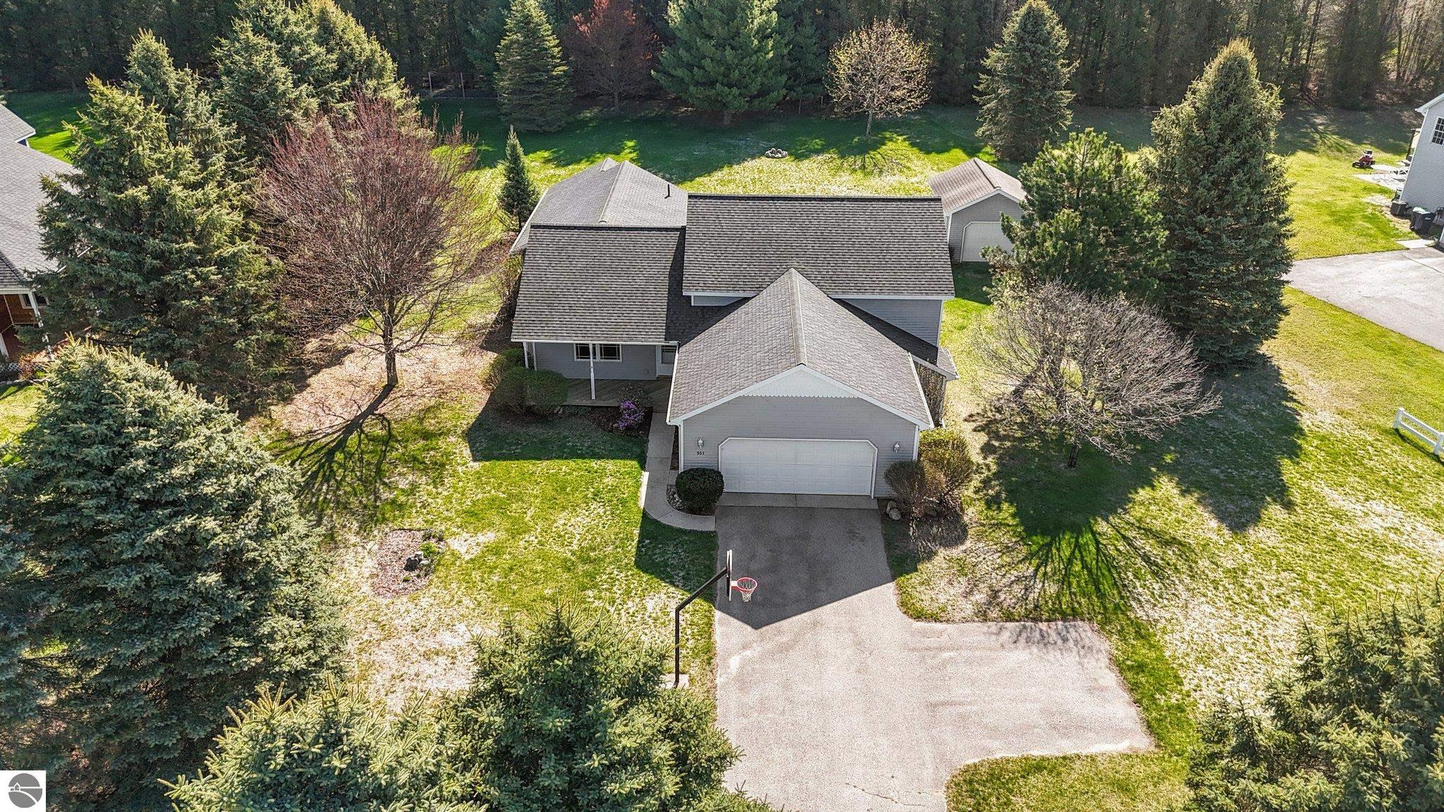 851 South Creek Court