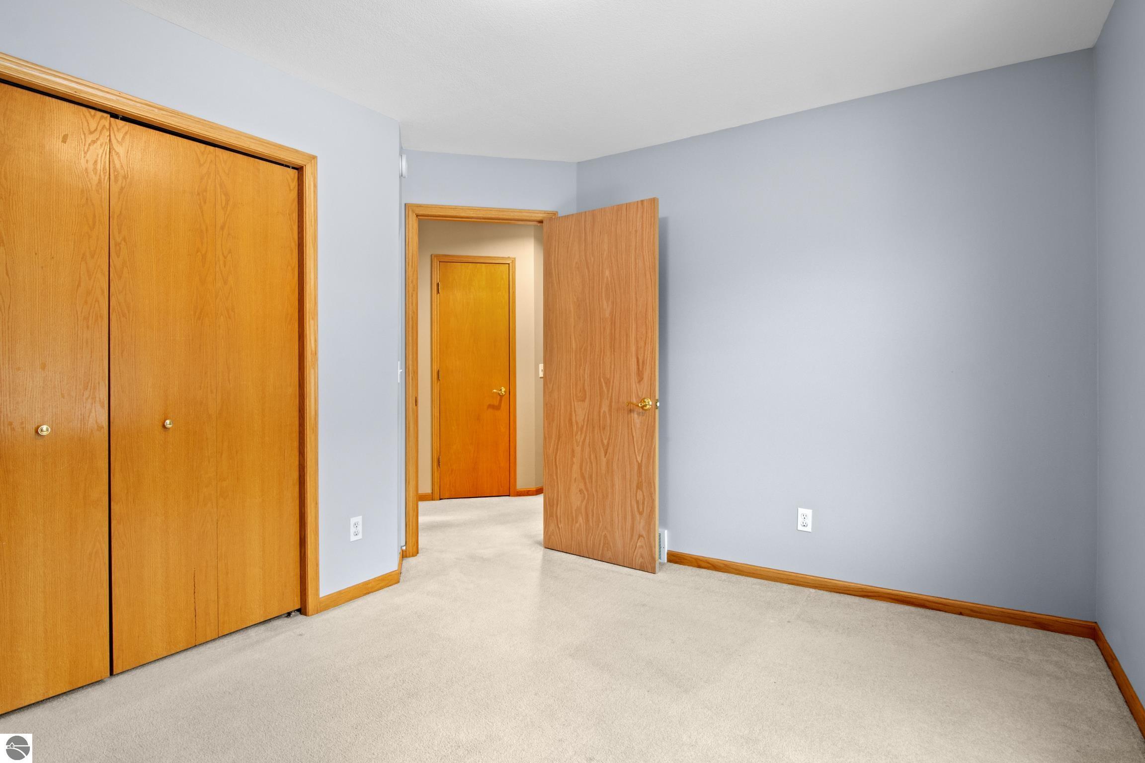 851 South Creek Court