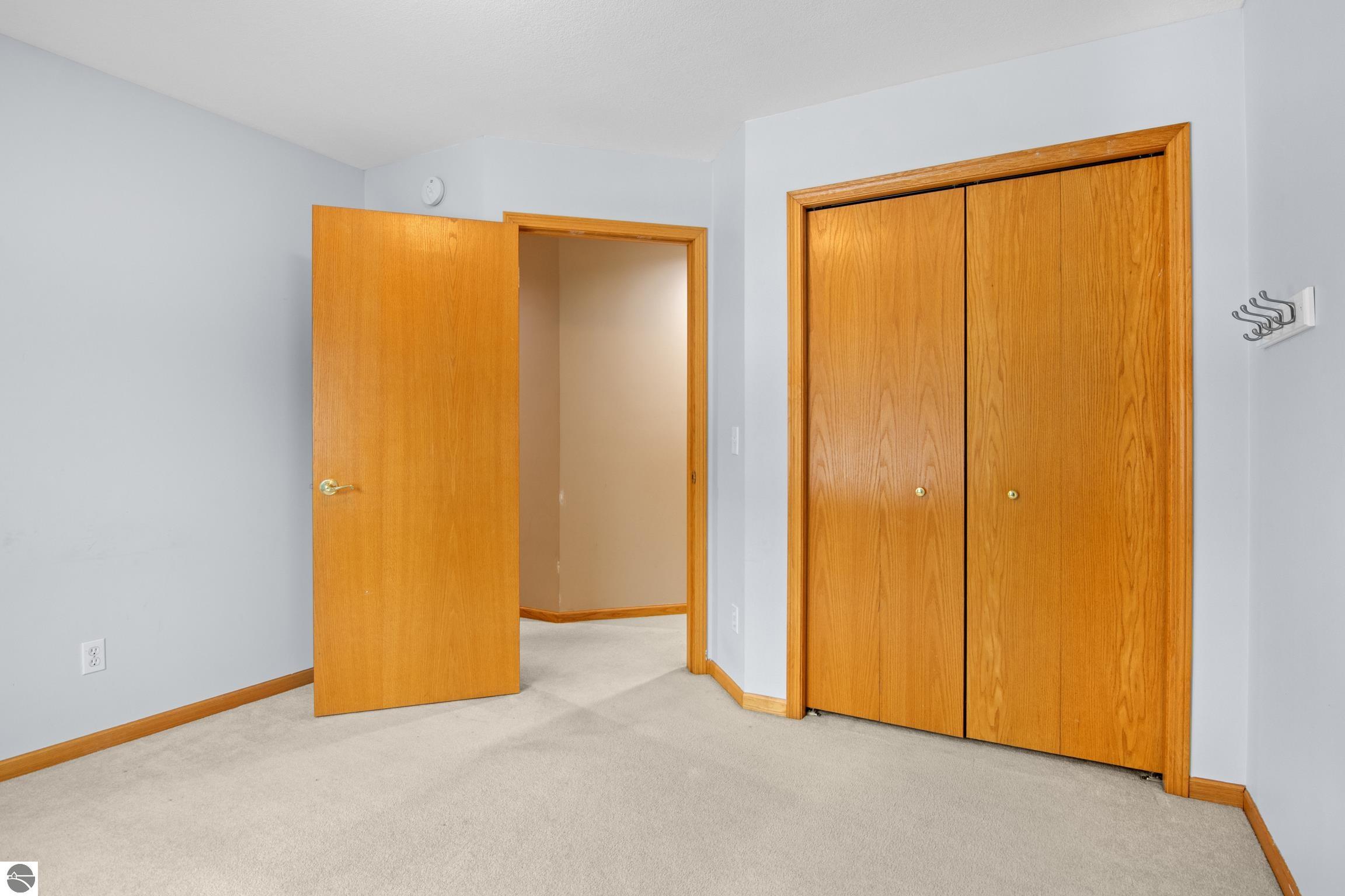 851 South Creek Court