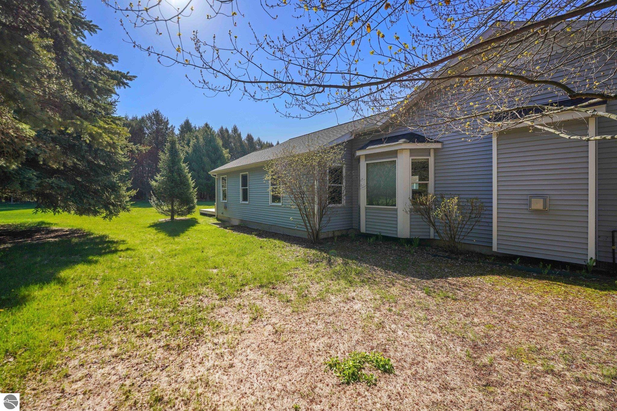 851 South Creek Court