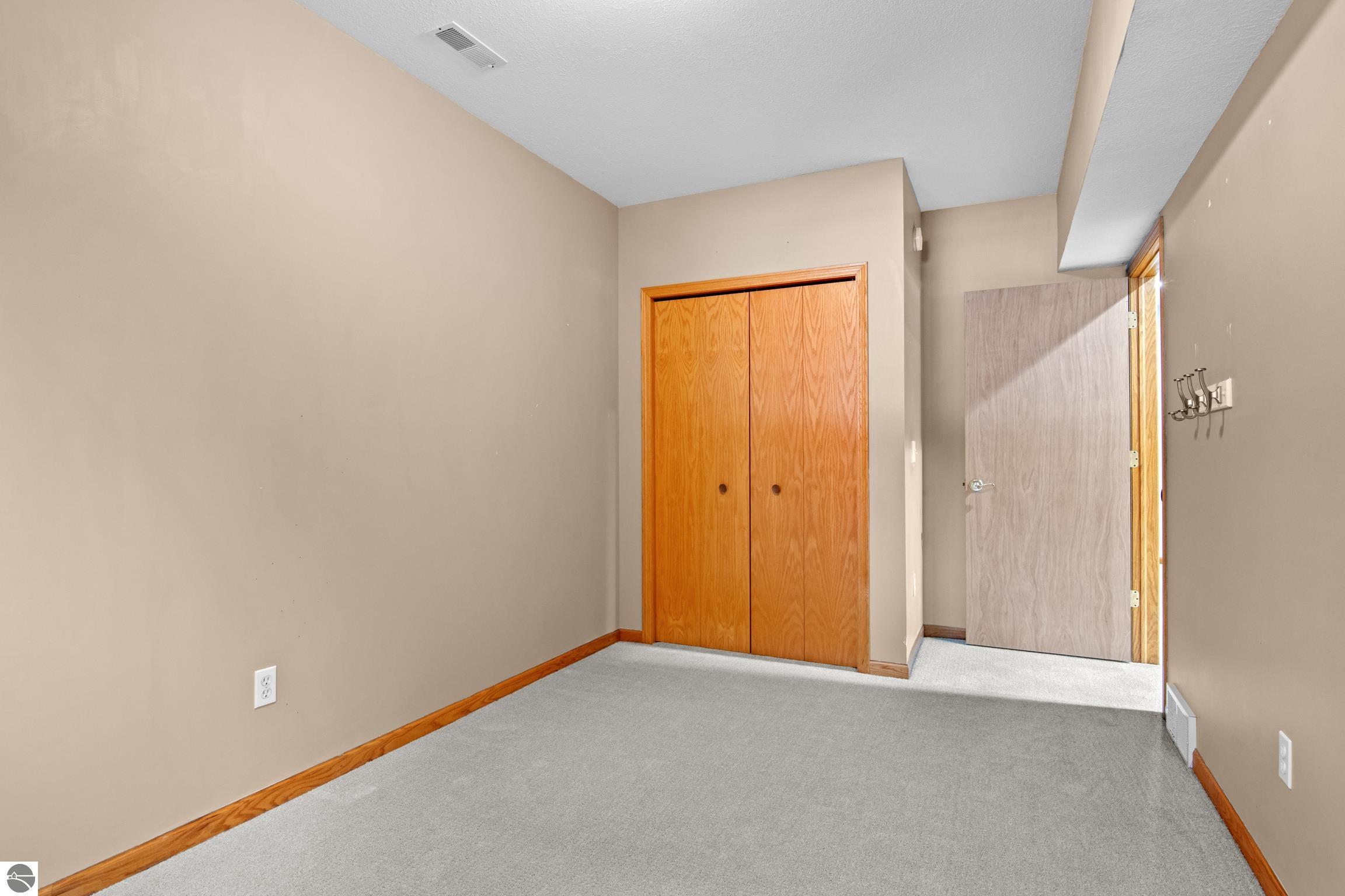 851 South Creek Court