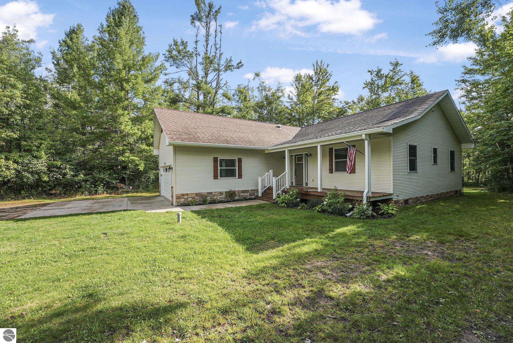 5251 Pinecrest Drive