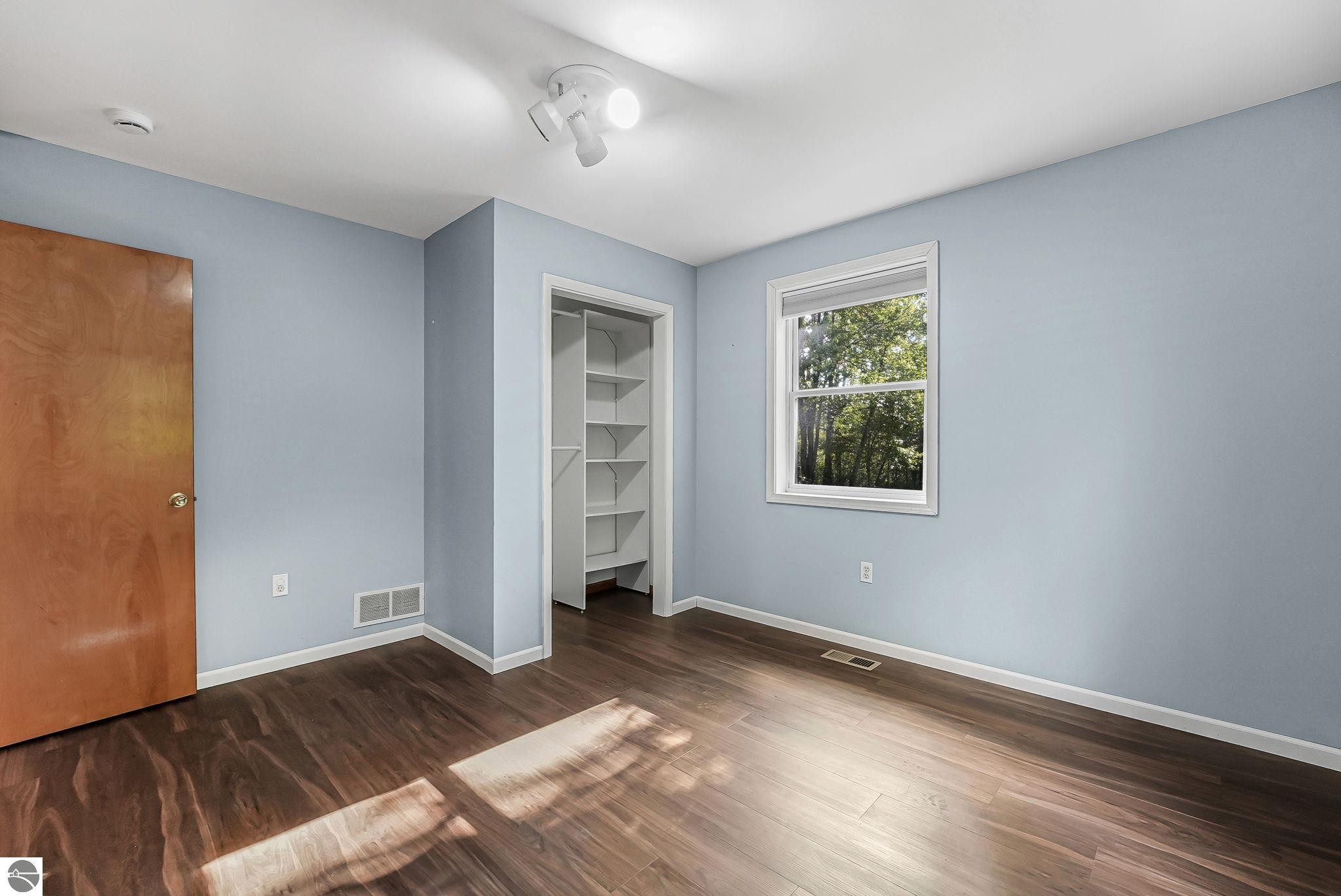 5251 Pinecrest Drive