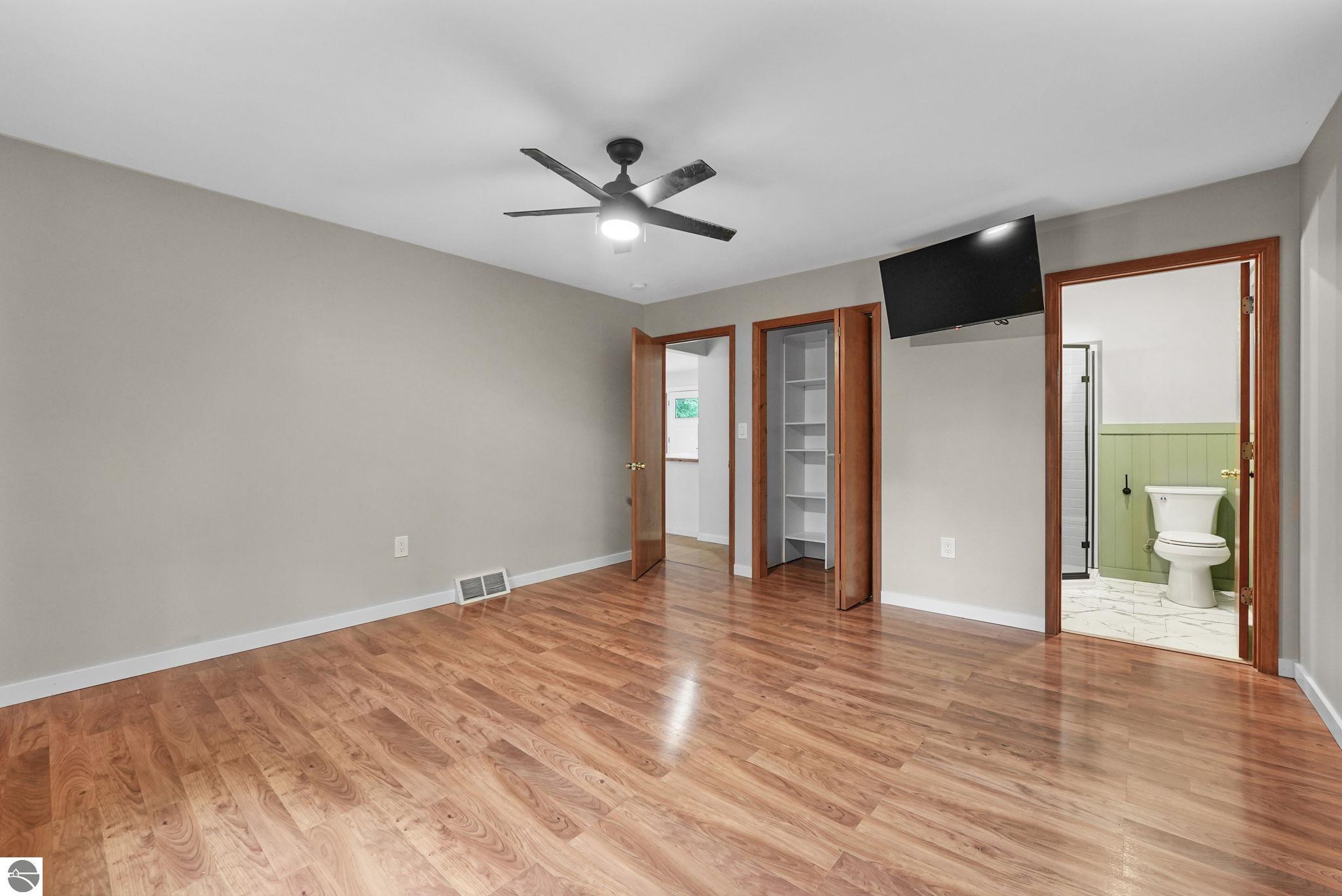 5251 Pinecrest Drive