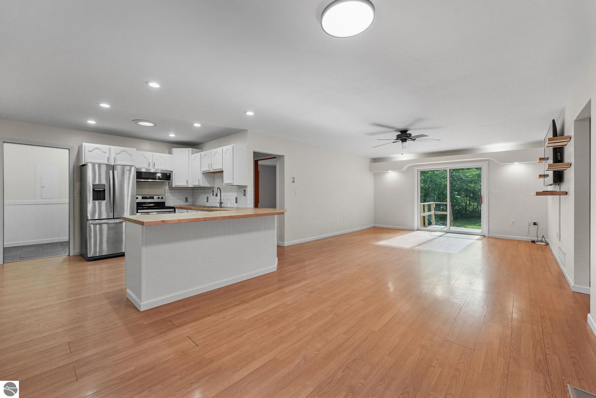 5251 Pinecrest Drive