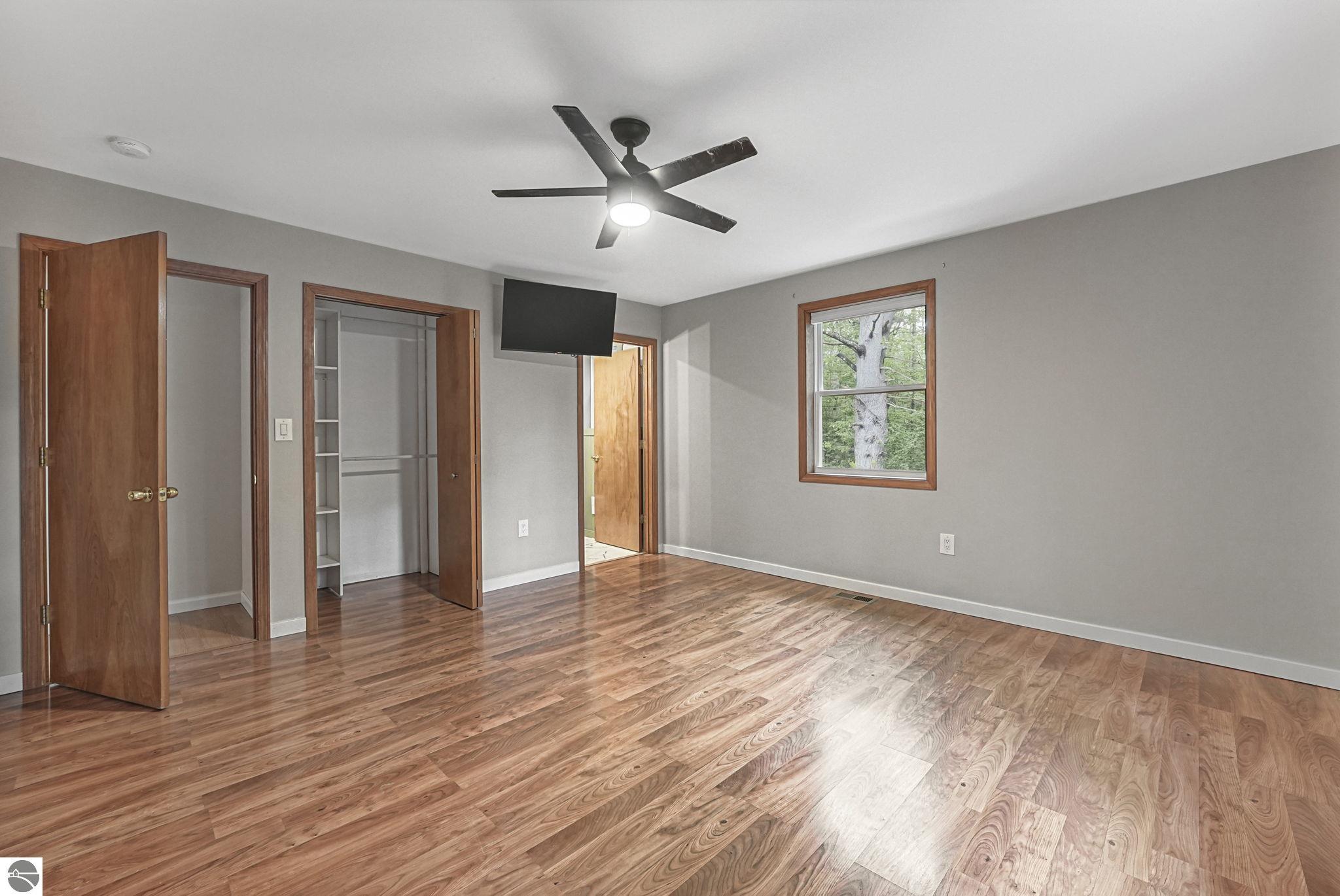 5251 Pinecrest Drive