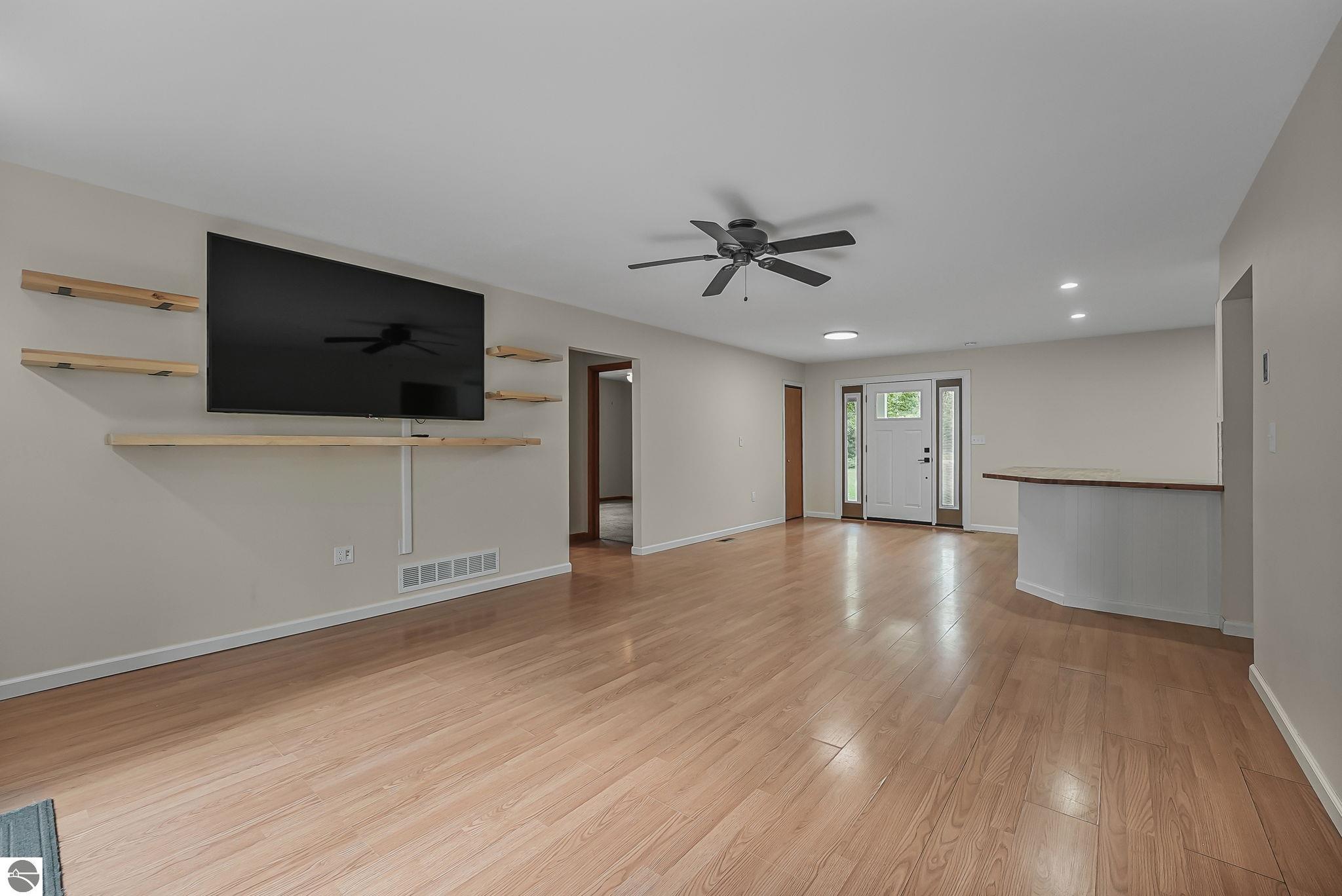 5251 Pinecrest Drive