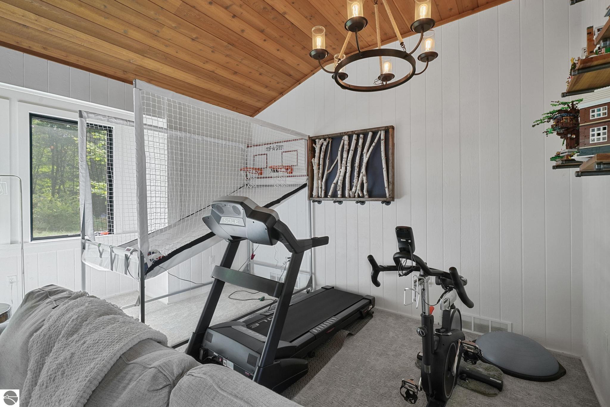 7320 Peninsula Drive