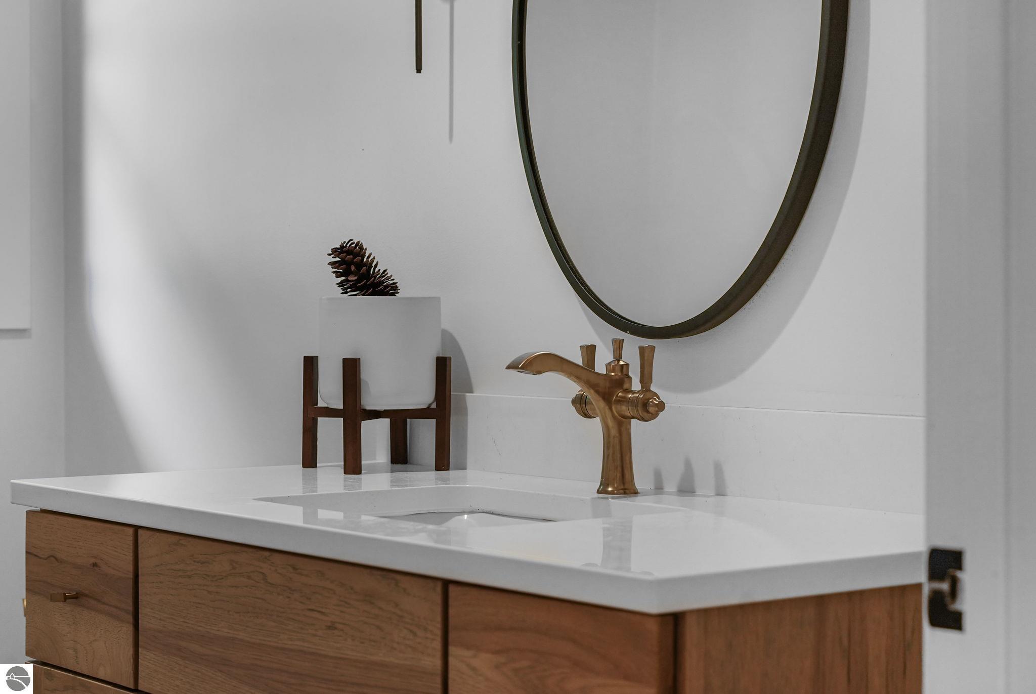 7320 Peninsula Drive