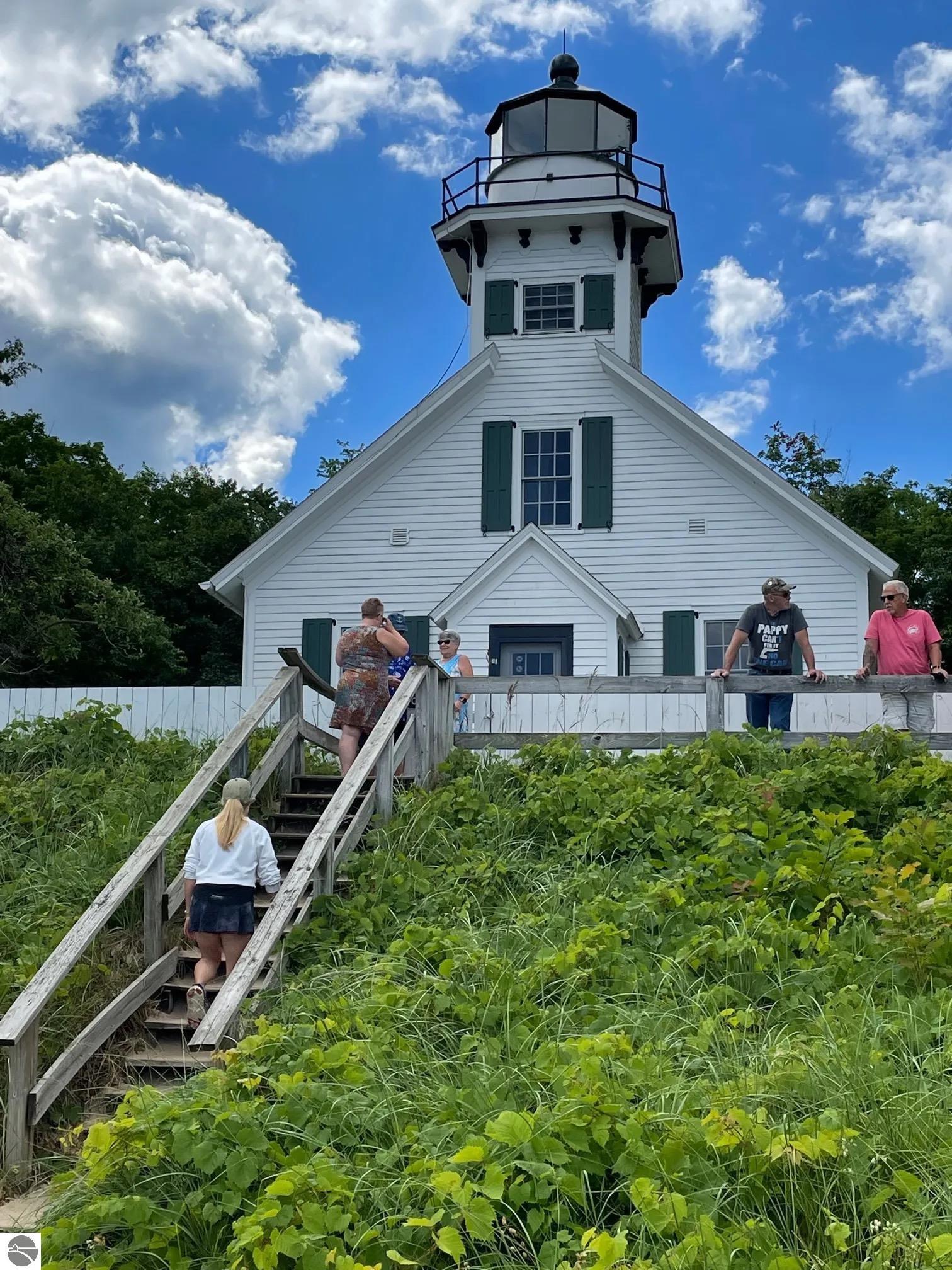 7320 Peninsula Drive