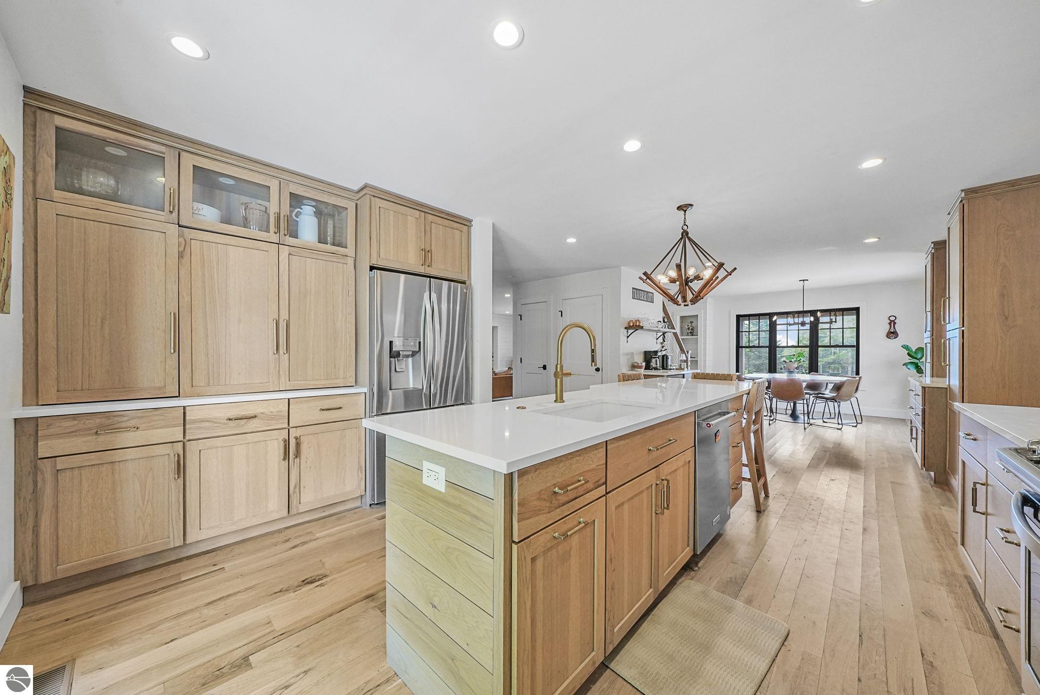 7320 Peninsula Drive