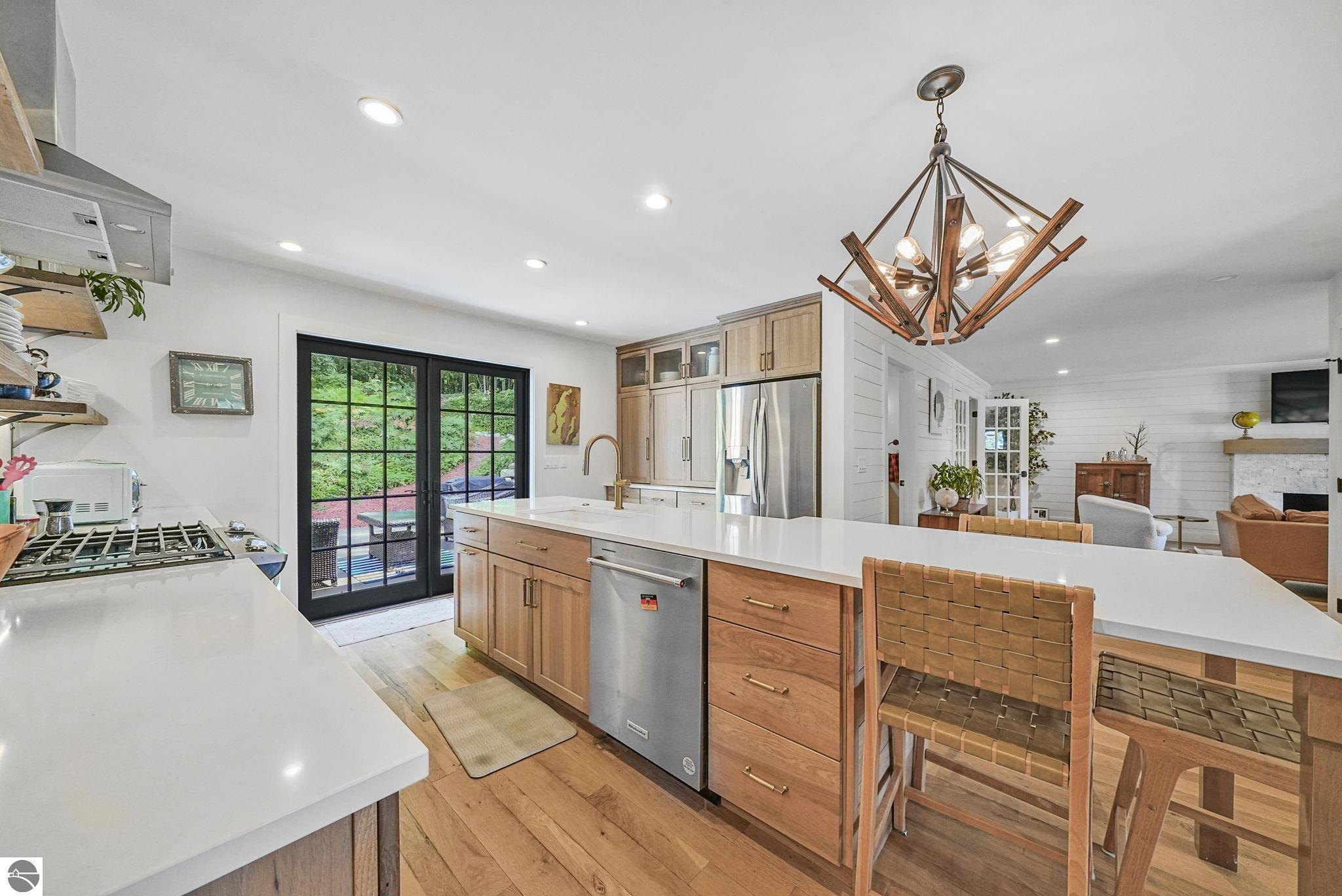 7320 Peninsula Drive