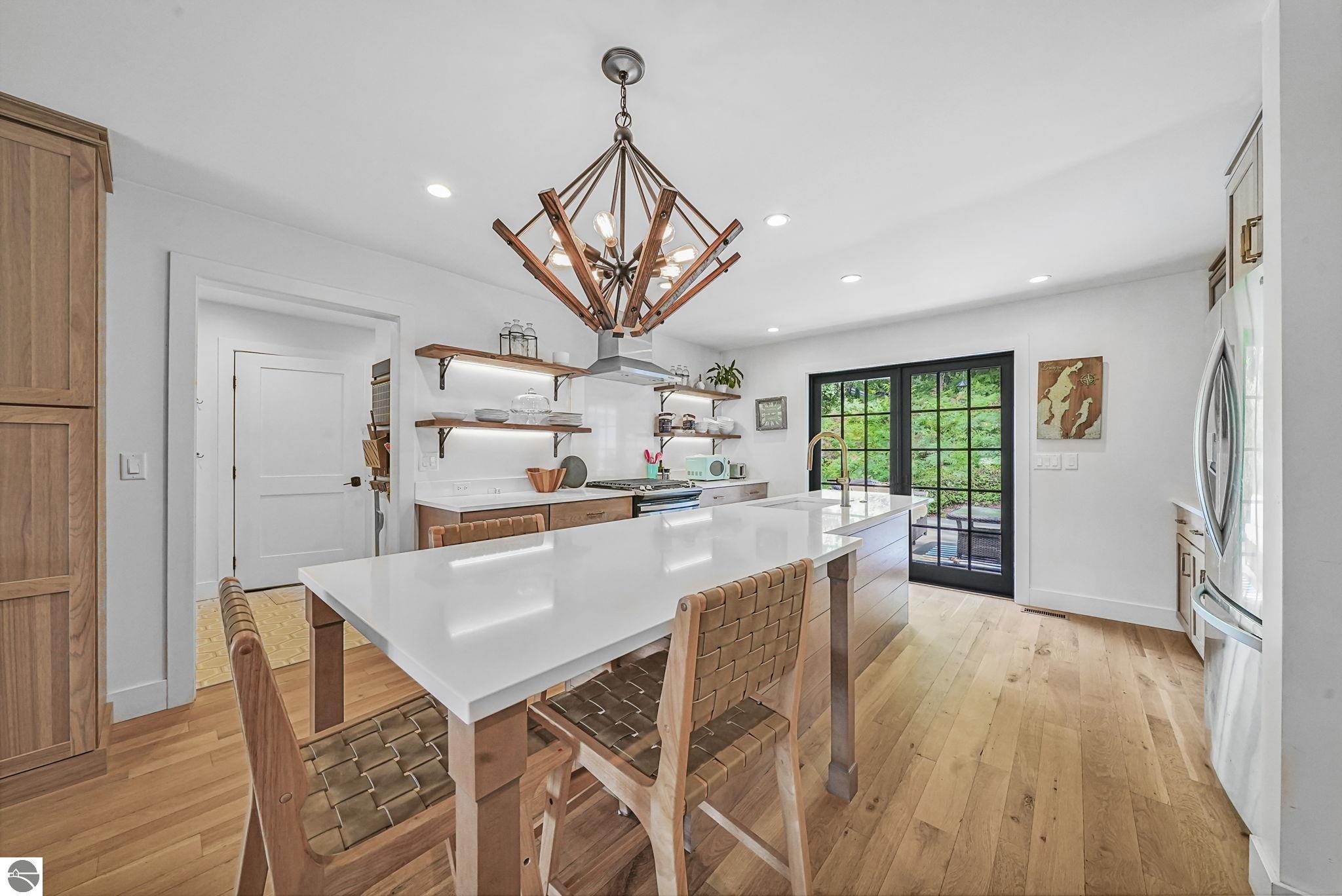 7320 Peninsula Drive