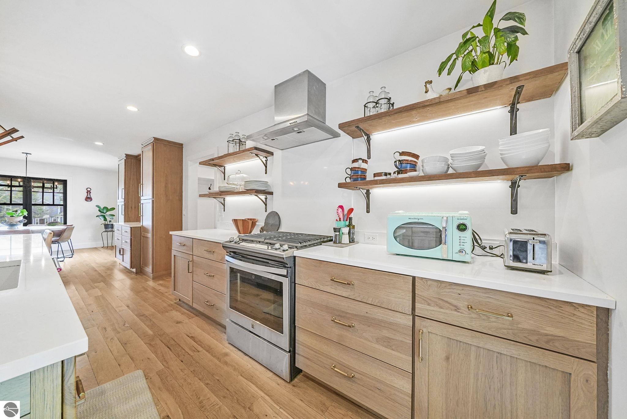 7320 Peninsula Drive