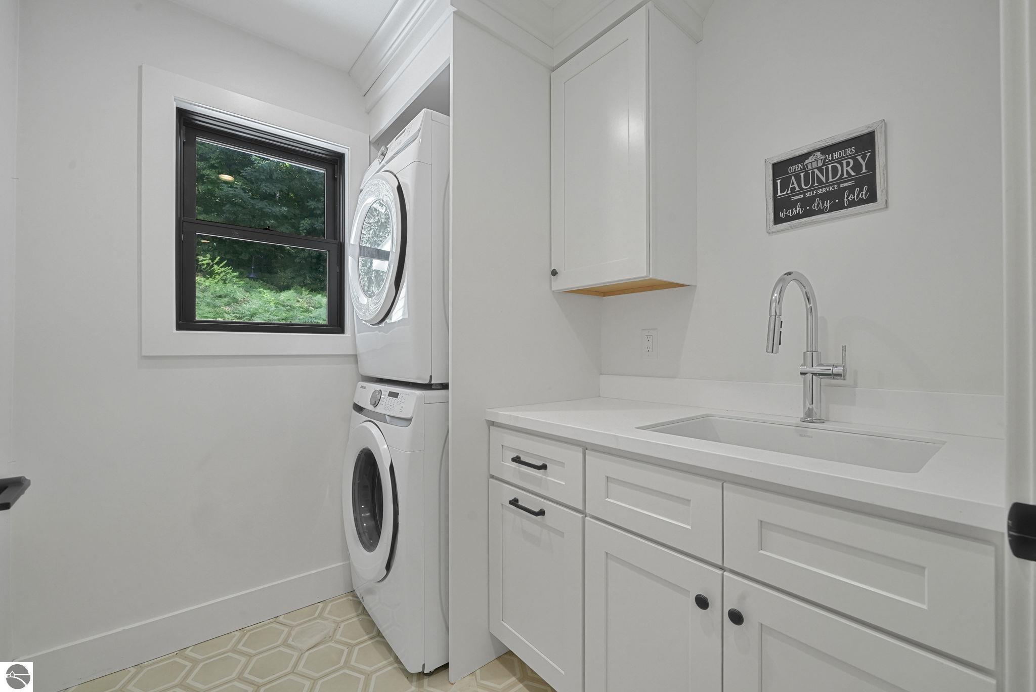 7320 Peninsula Drive