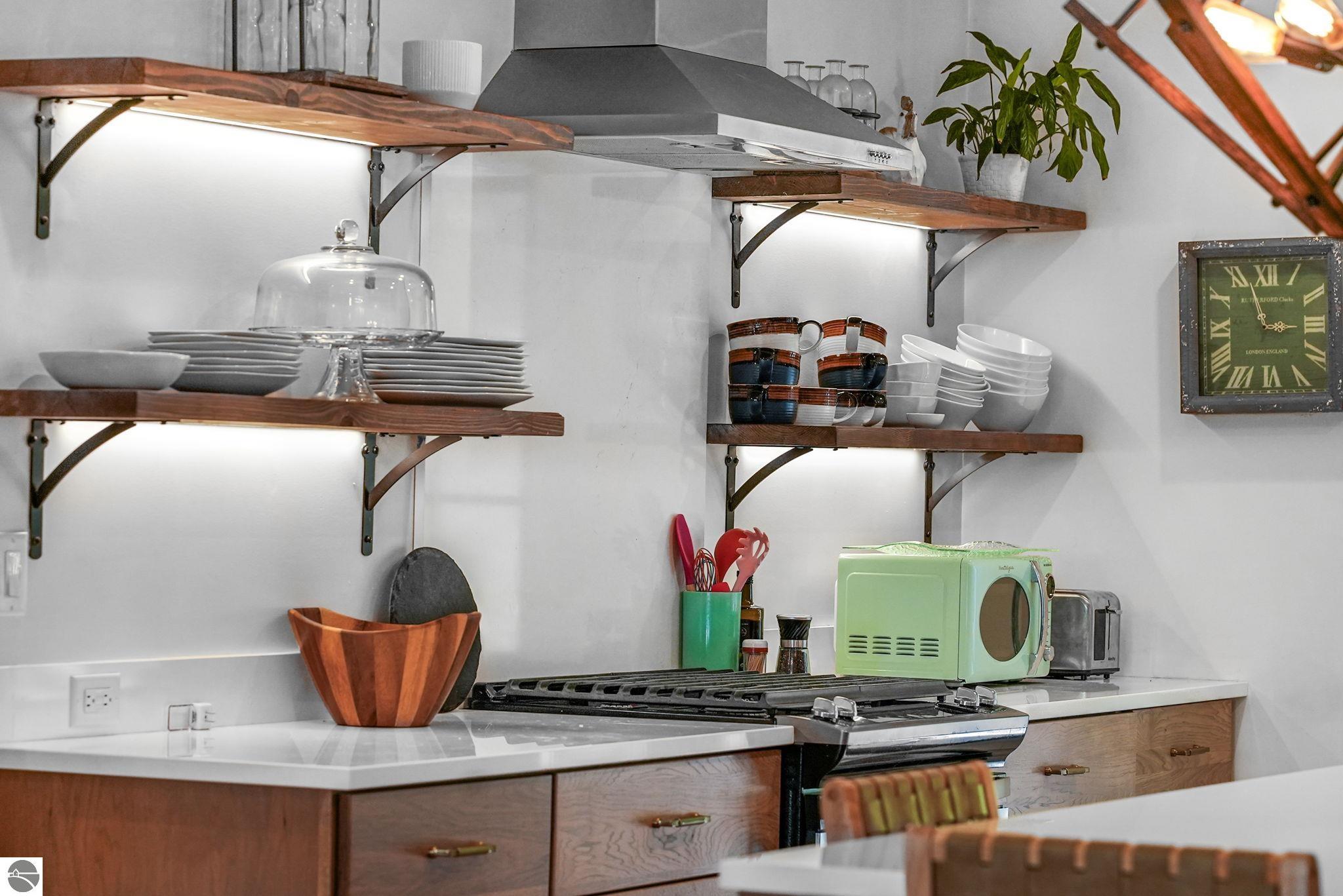 7320 Peninsula Drive