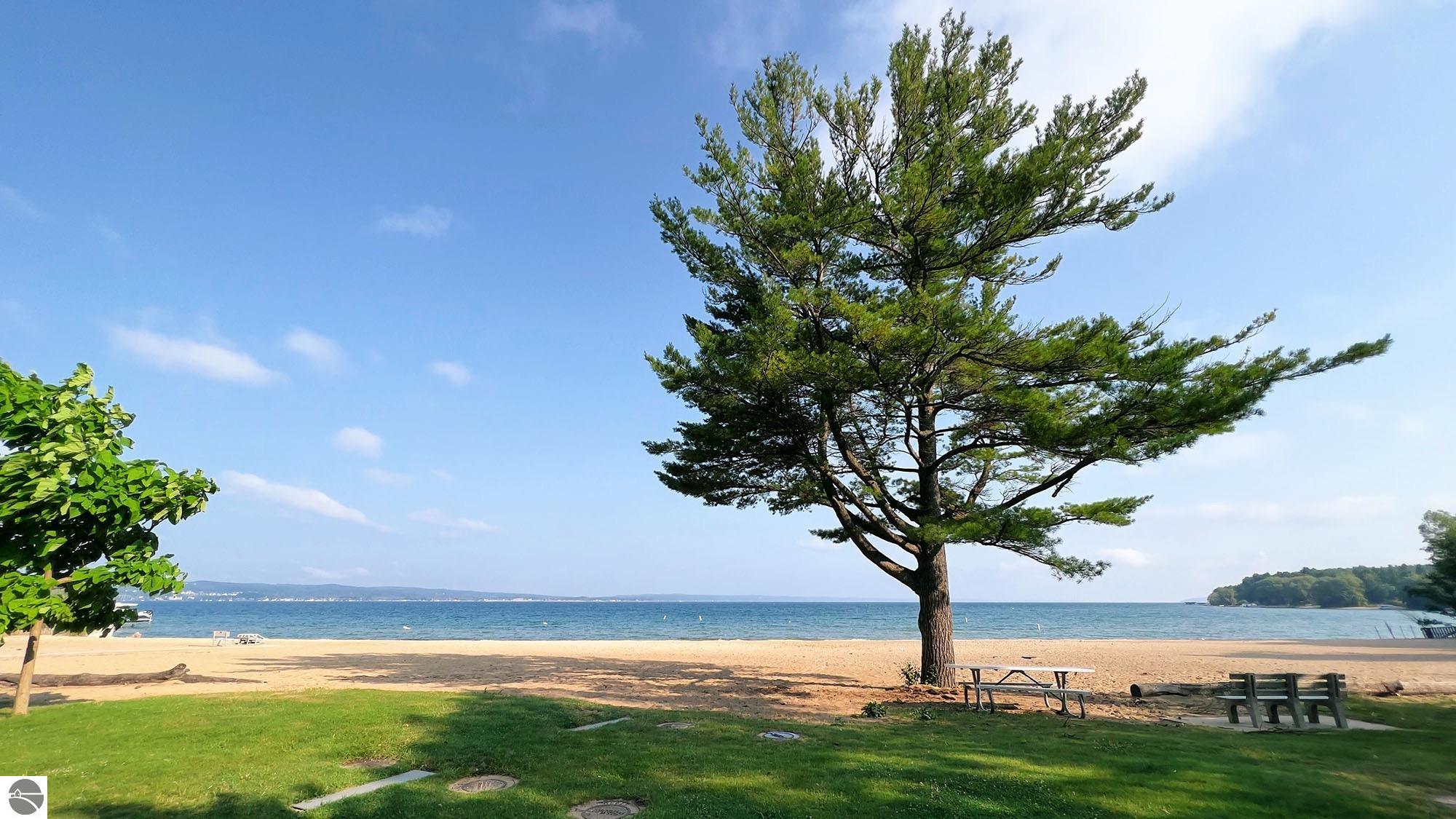 7320 Peninsula Drive