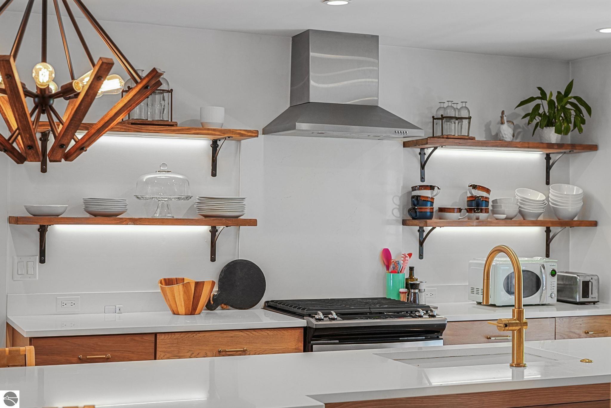 7320 Peninsula Drive