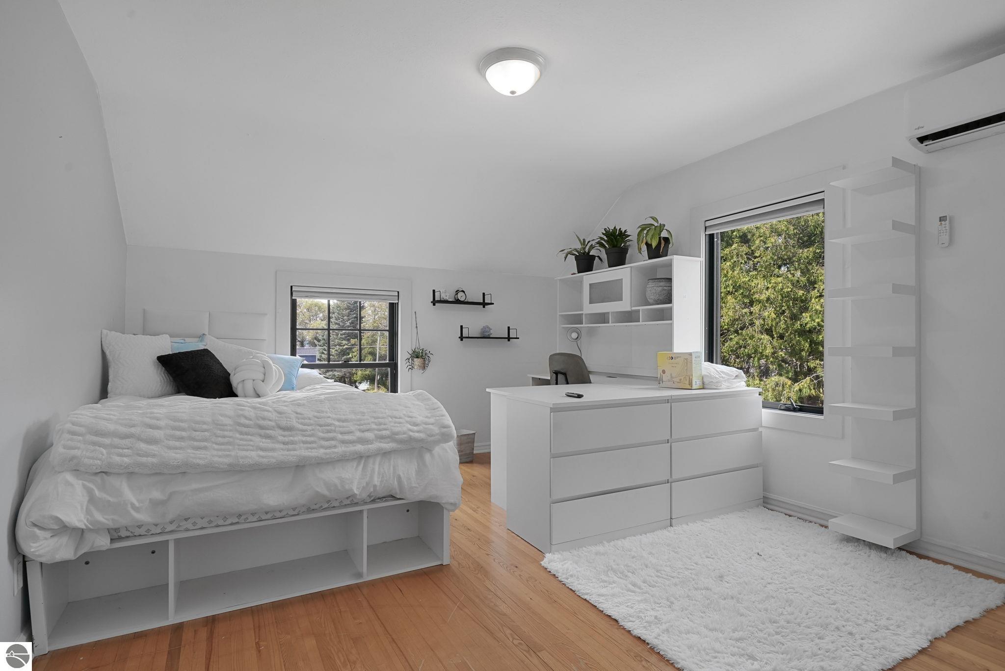 7320 Peninsula Drive